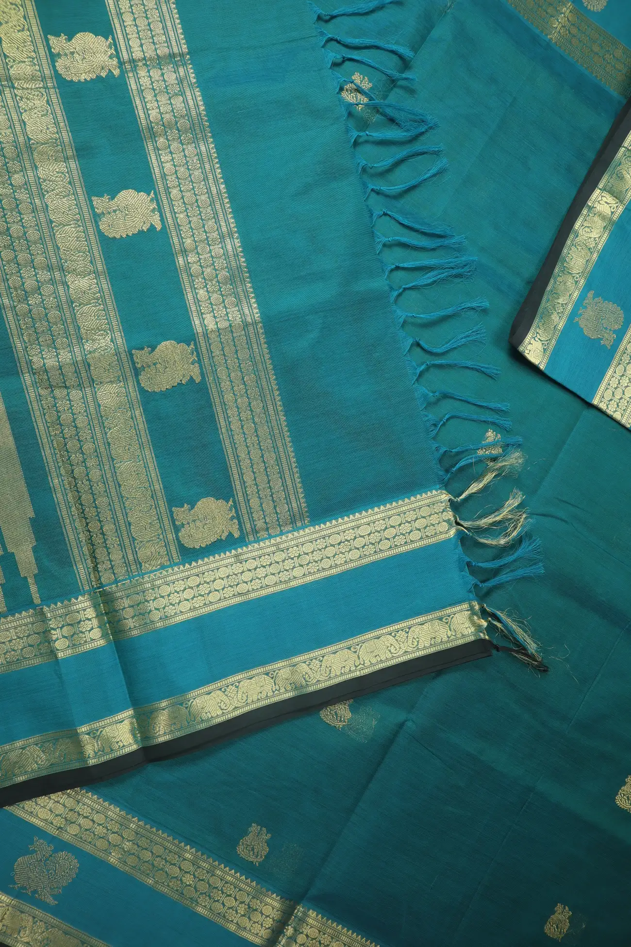 teal-peacock-elephant-flying-horse-kanchi-silk-cotton-saree-sc003121-c