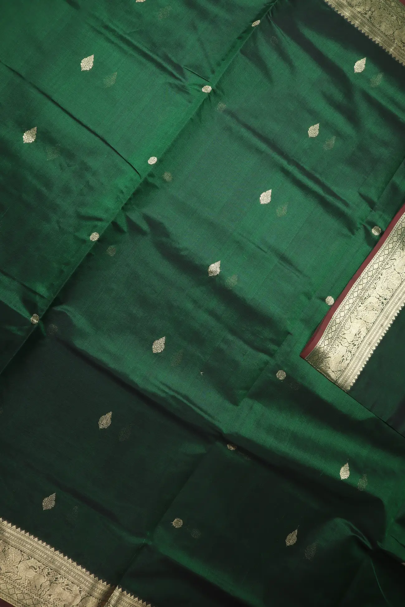 dark-green-peacock-yazhi-mango-kanchi-silk-cotton-saree-sc003115-d
