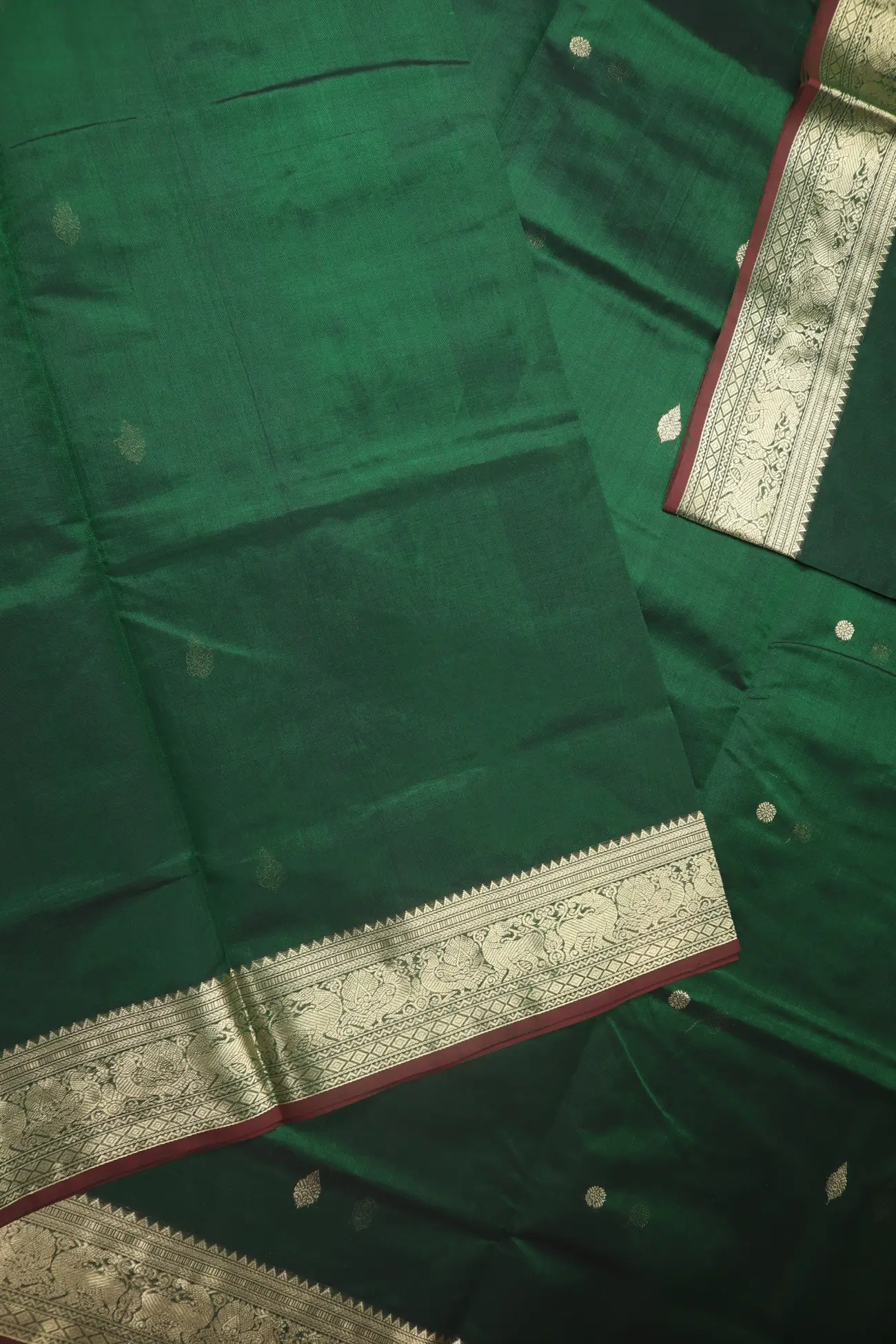 dark-green-peacock-yazhi-mango-kanchi-silk-cotton-saree-sc003115-e
