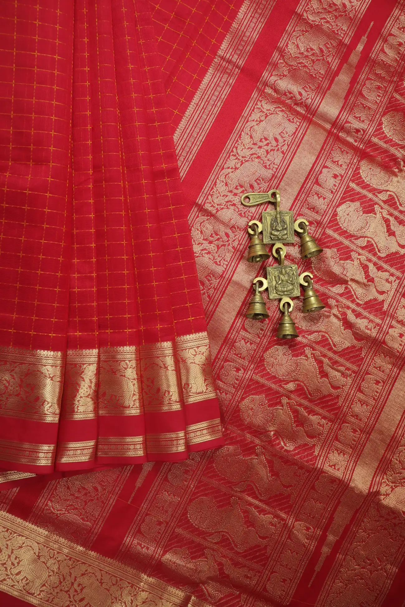 red-plus-checked-elephant-kanchi-silk-cotton-saree-sc003117-a