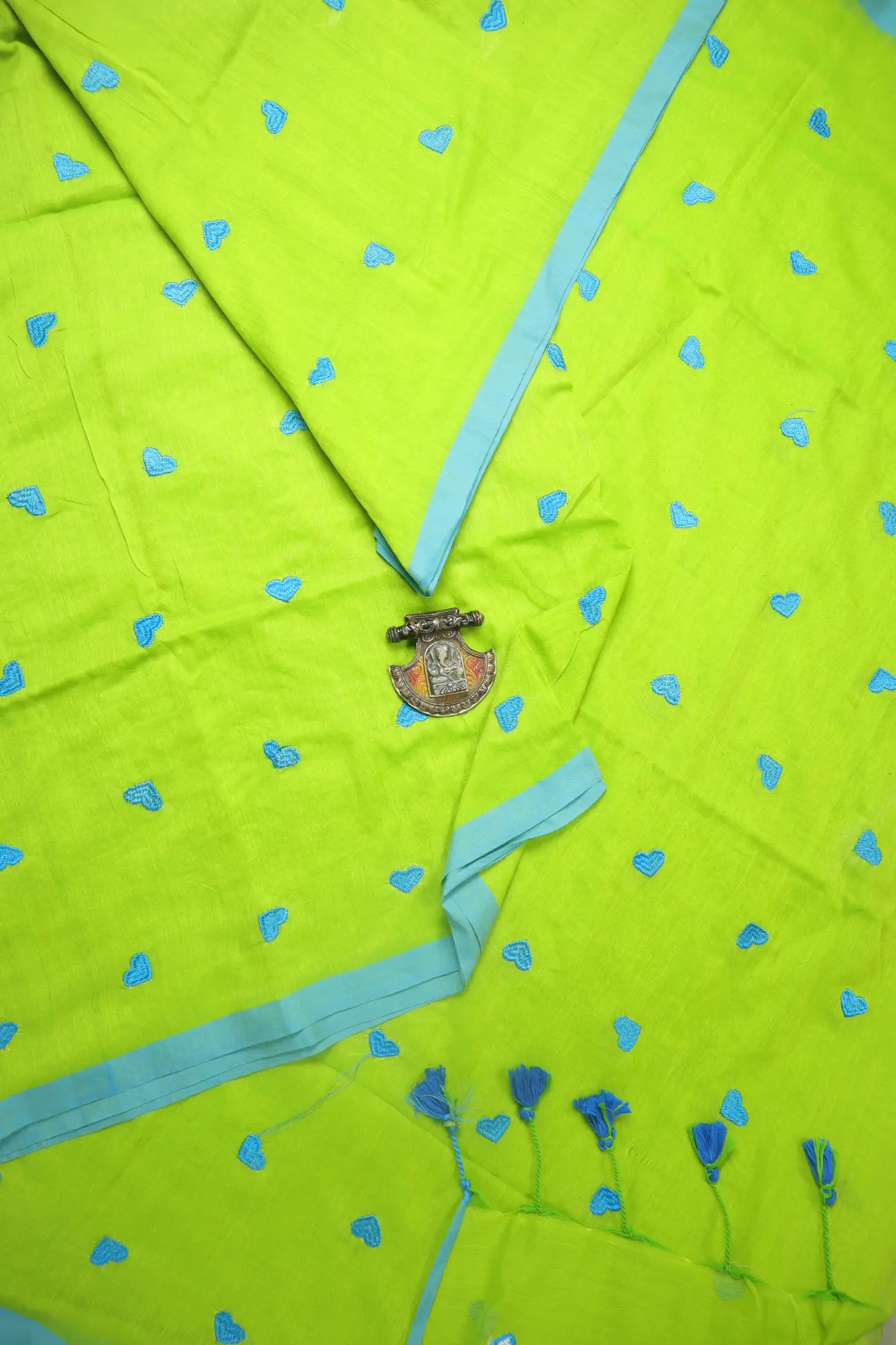 light-green-heart-bengal-saree-kh002011-a