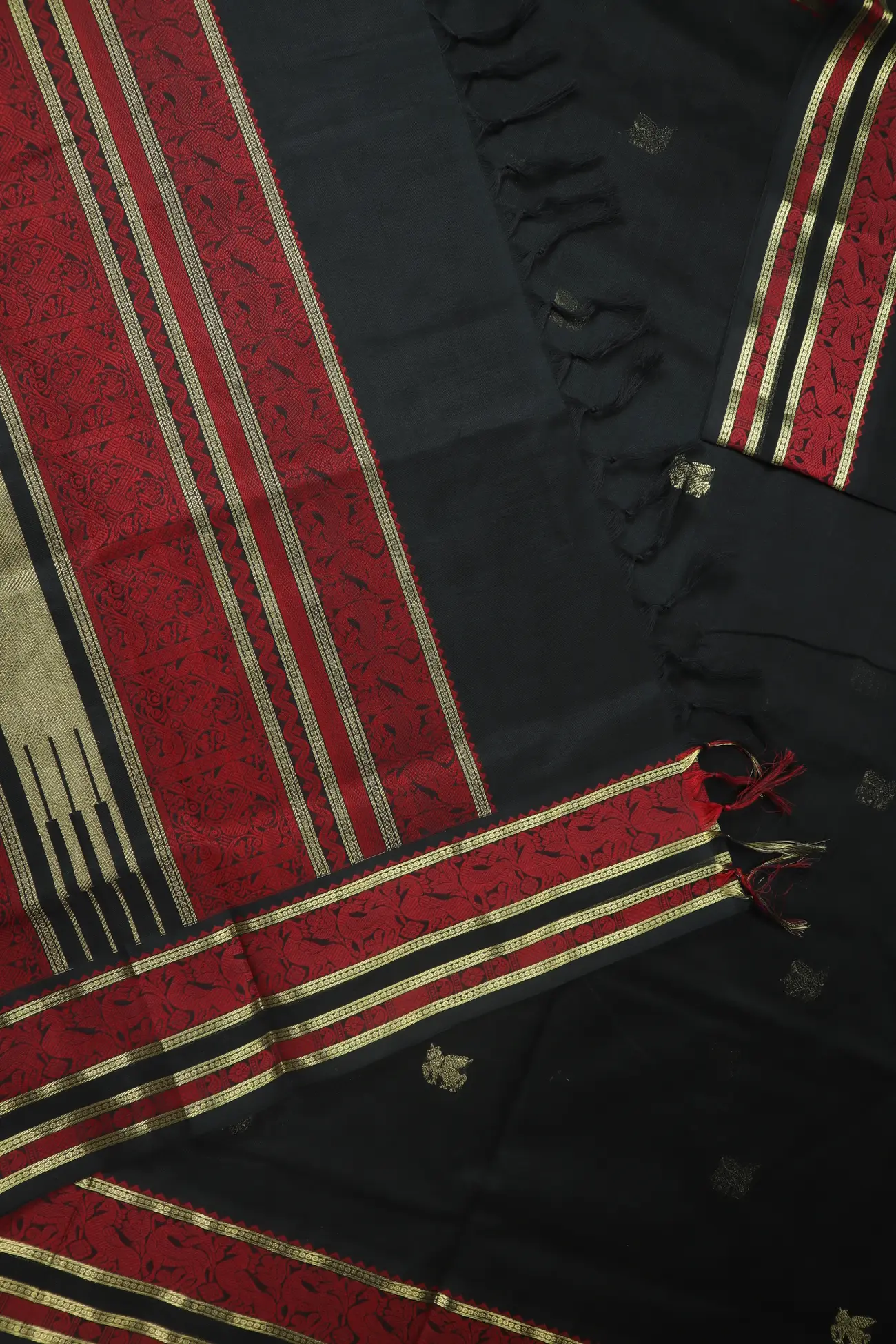 black-flying-horse-annapakshi-deer-kanchi-silk-cotton-saree-sc003087-c