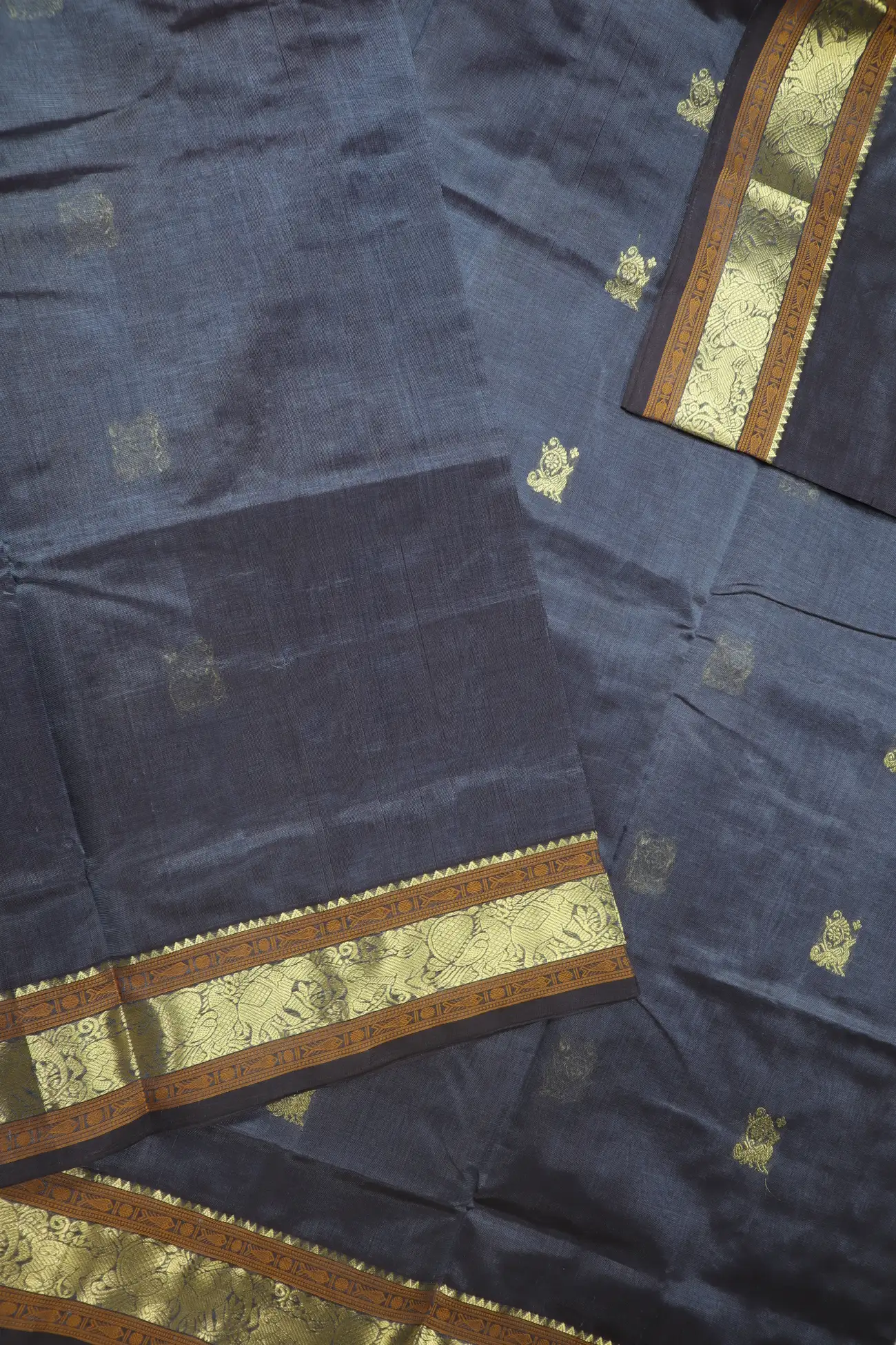gray-yazhi-peacock-elephant-kanchi-silk-cotton-saree-sc003107-e