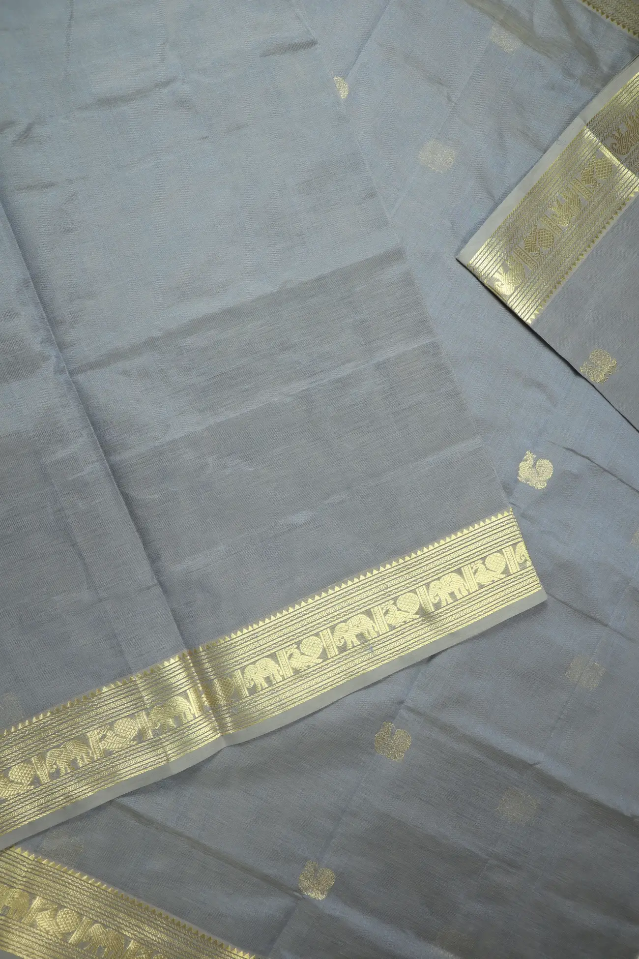 gray-annapakshi-elephant-kanchi-silk-cotton-saree-sc003105-e