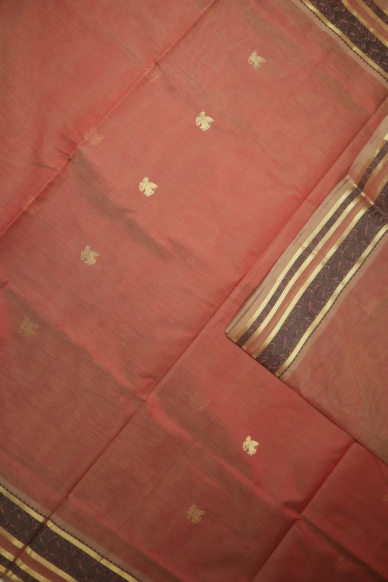 beige-unicorn-peacock-kanchi-silk-cotton-saree-sc003100-d