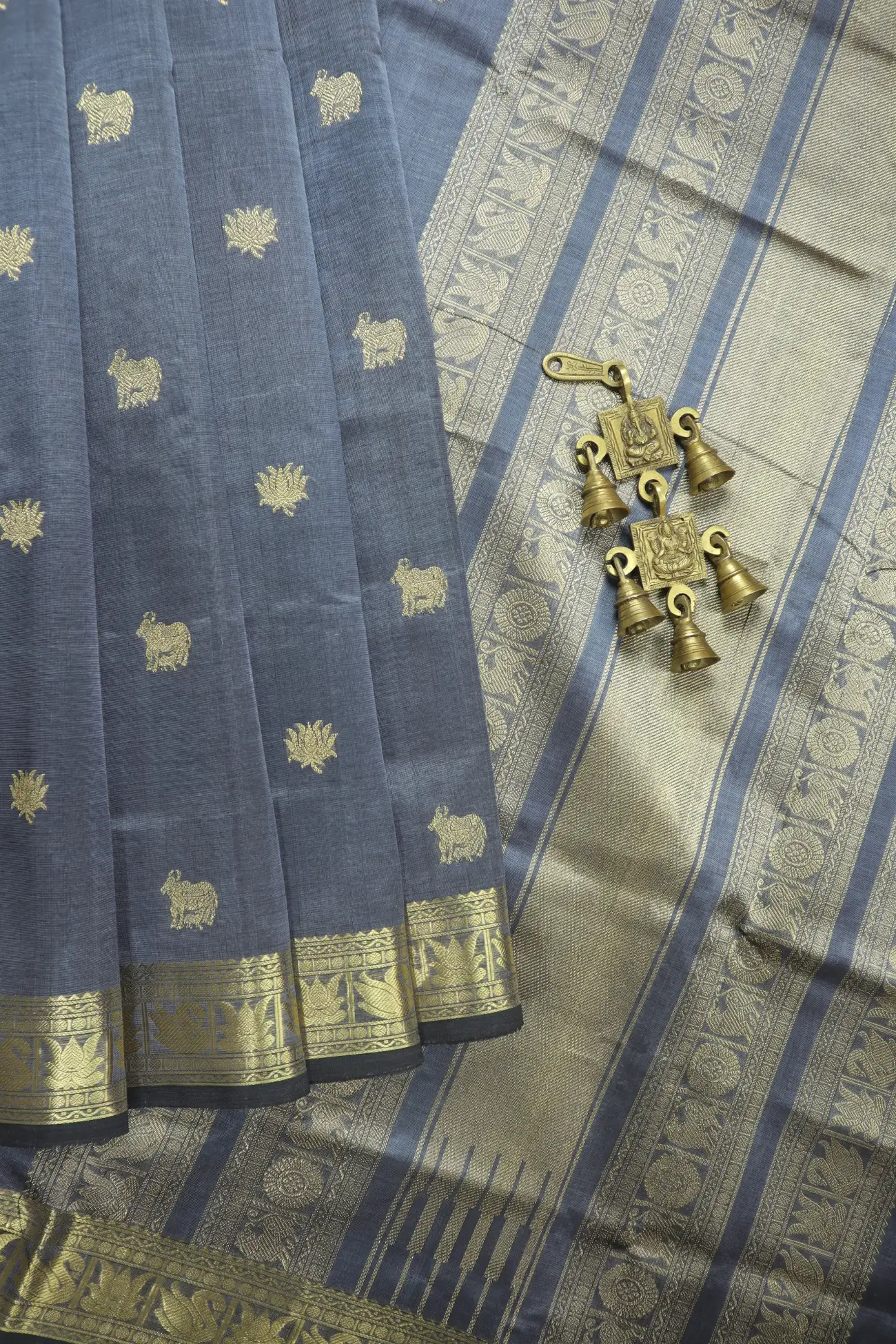 gray-duck-kamadenu-yazhi-kanchi-silk-cotton-saree-sc003090-a