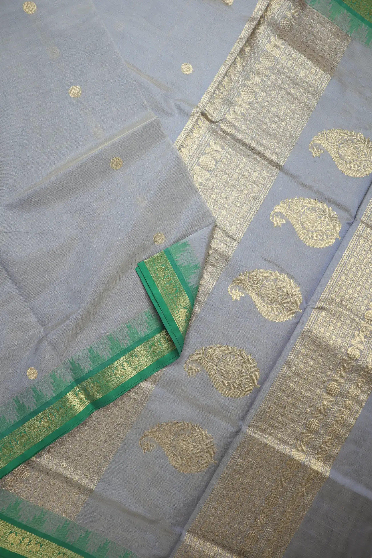 light-steel-blue-kamalam-butta-peacock-temple-yazhi-kanchi-silk-cotton-saree-sc003092-b
