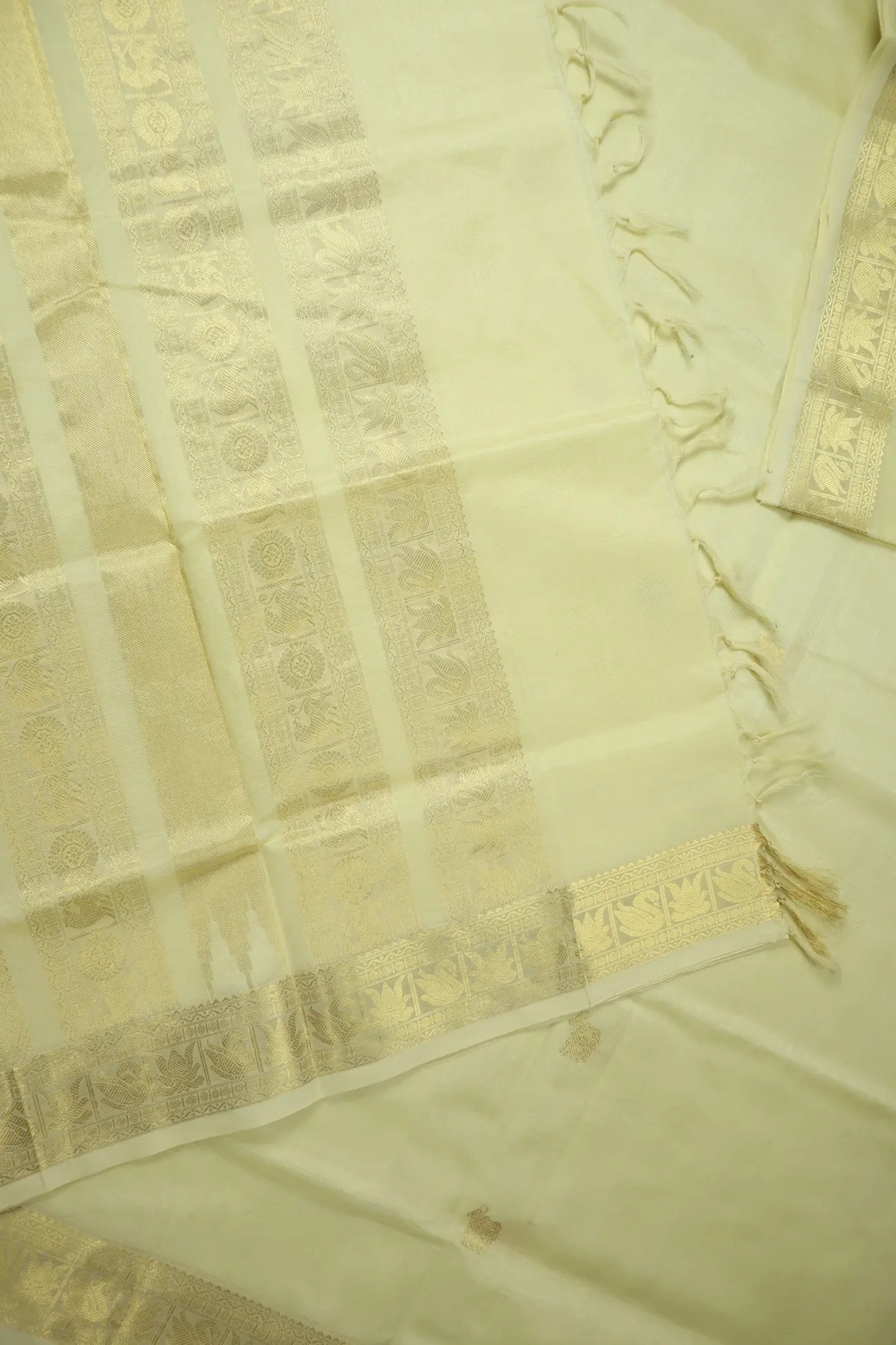 ivory-kamadenu-duck-yazhi-kanchi-silk-cotton-saree-sc003093-c