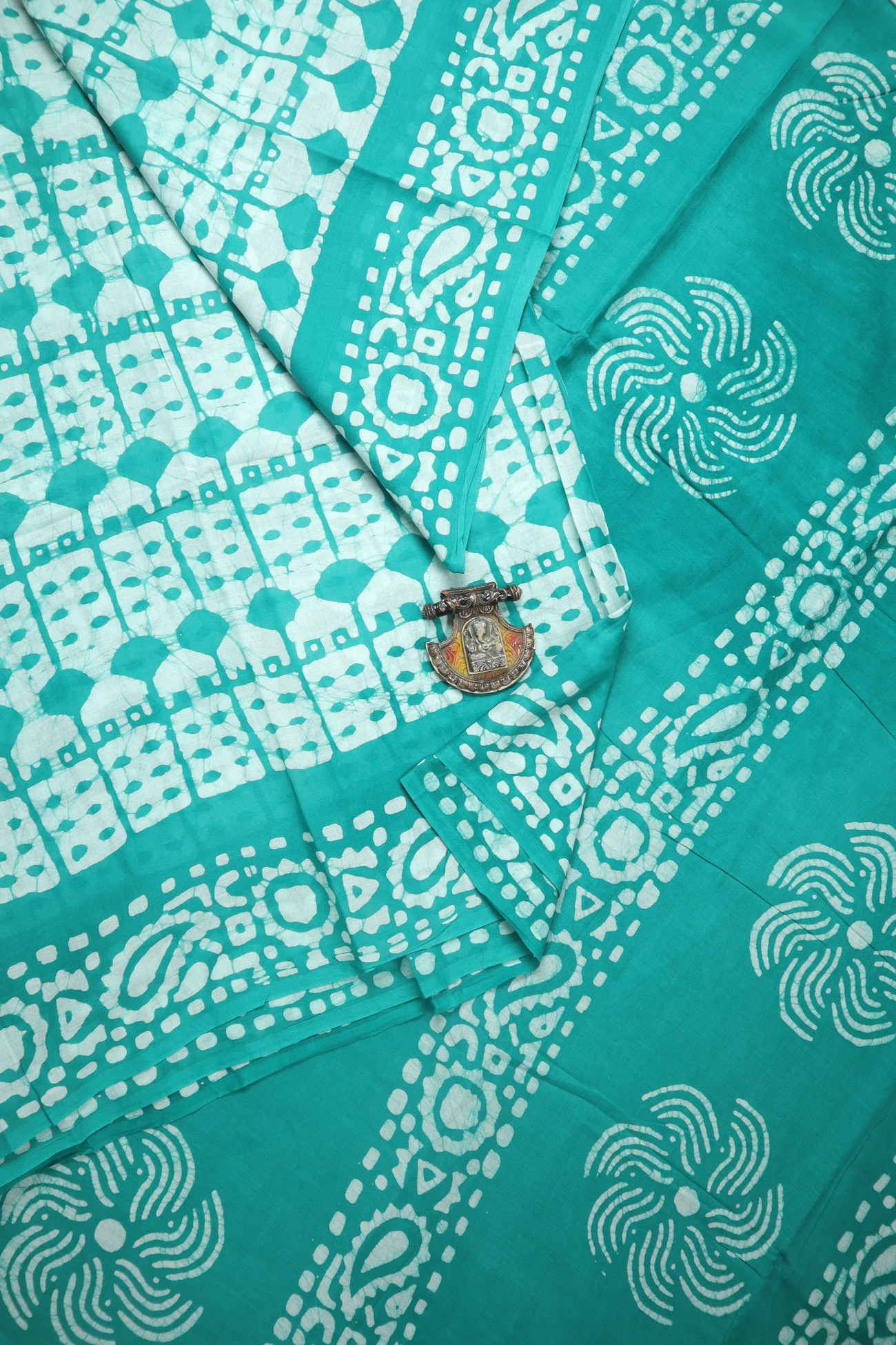 white-flower-mulmul-cotton-saree-mm001917-a