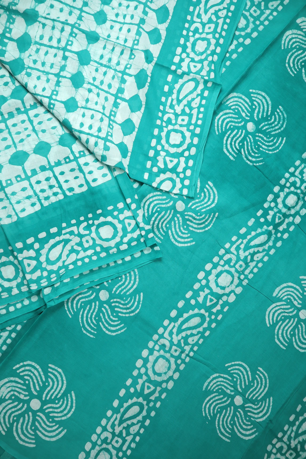white-flower-mulmul-cotton-saree-mm001917-b