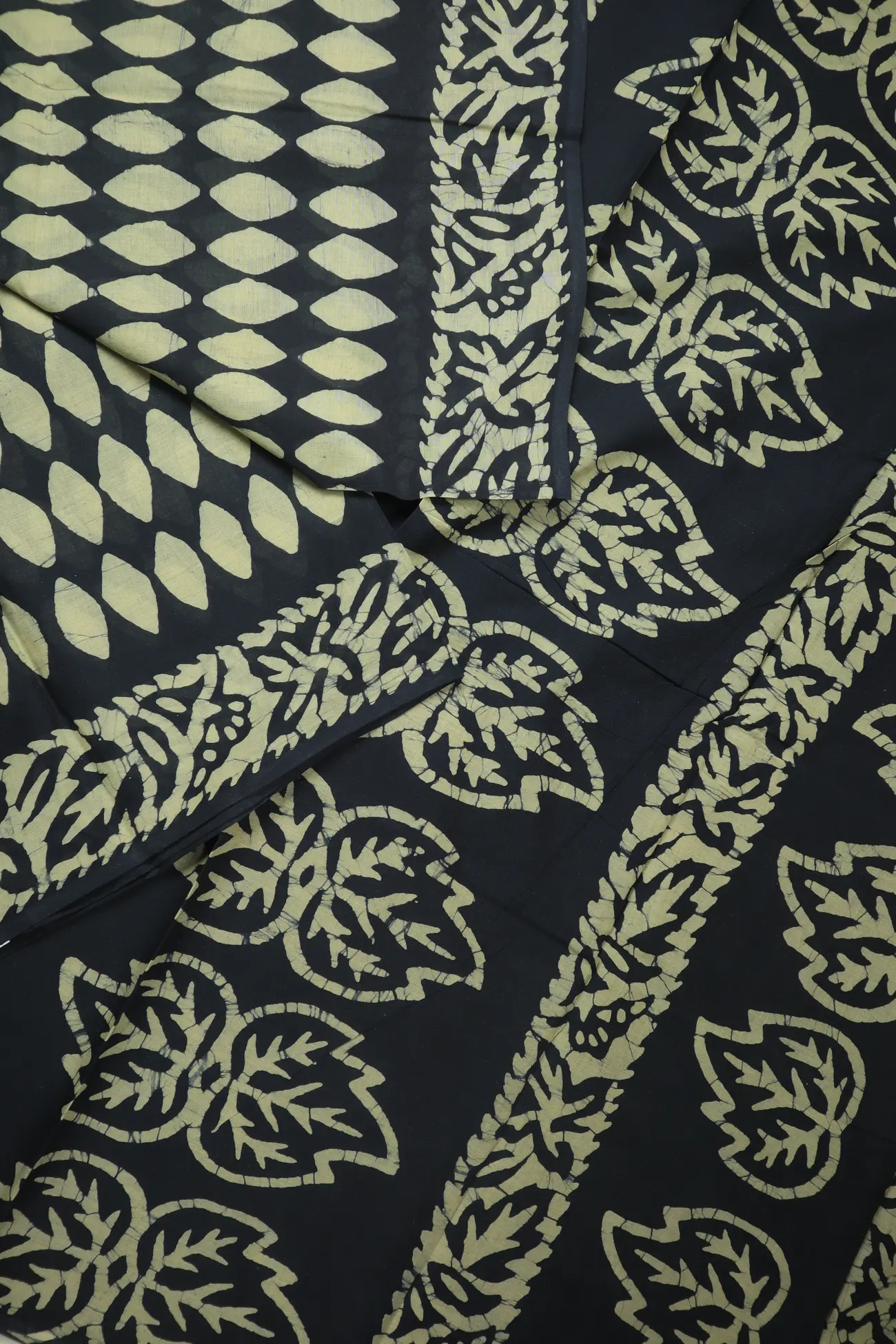 black-diamoned-flower-mulmul-cotton-saree-mm001927-b