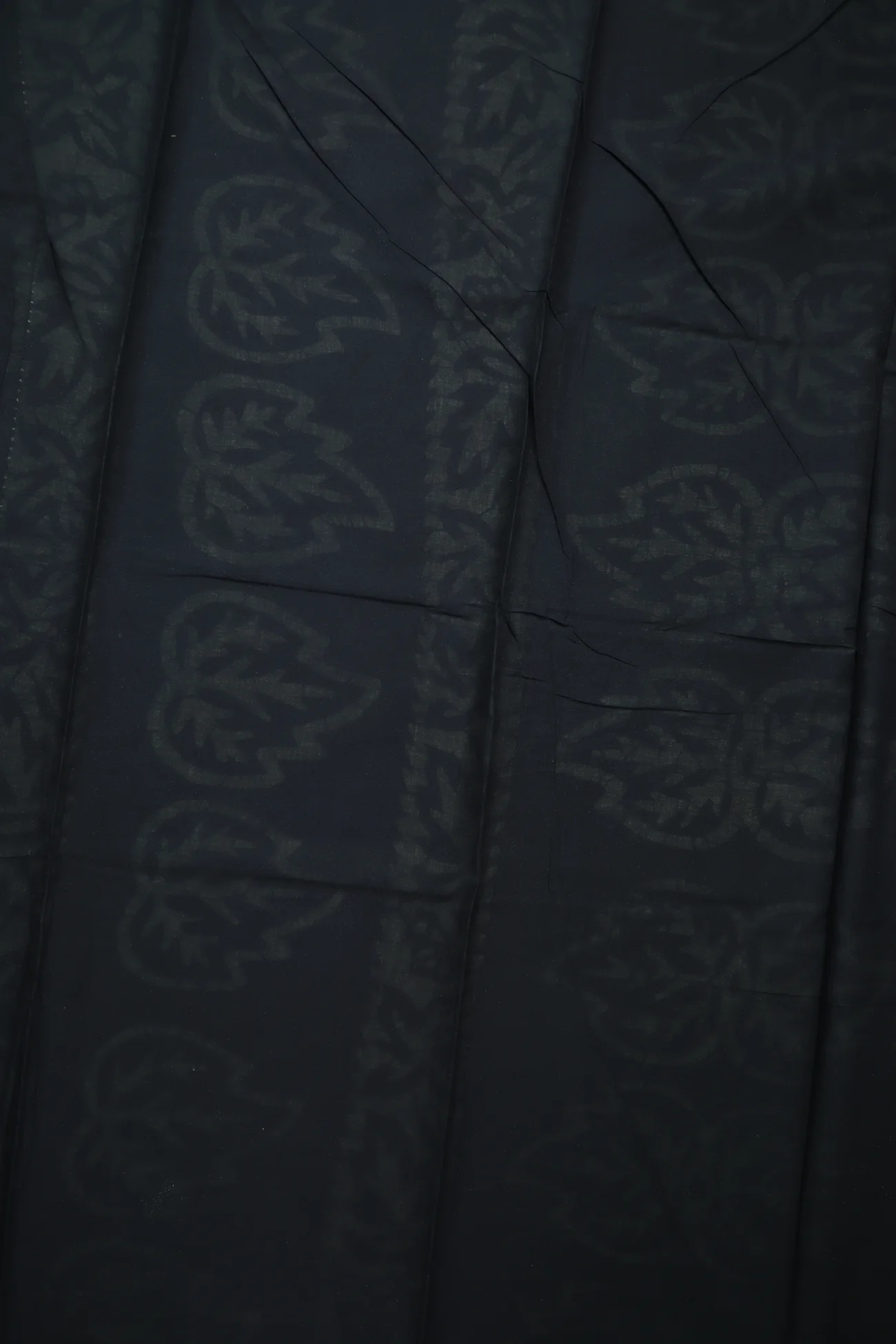 black-diamoned-flower-mulmul-cotton-saree-mm001927-c