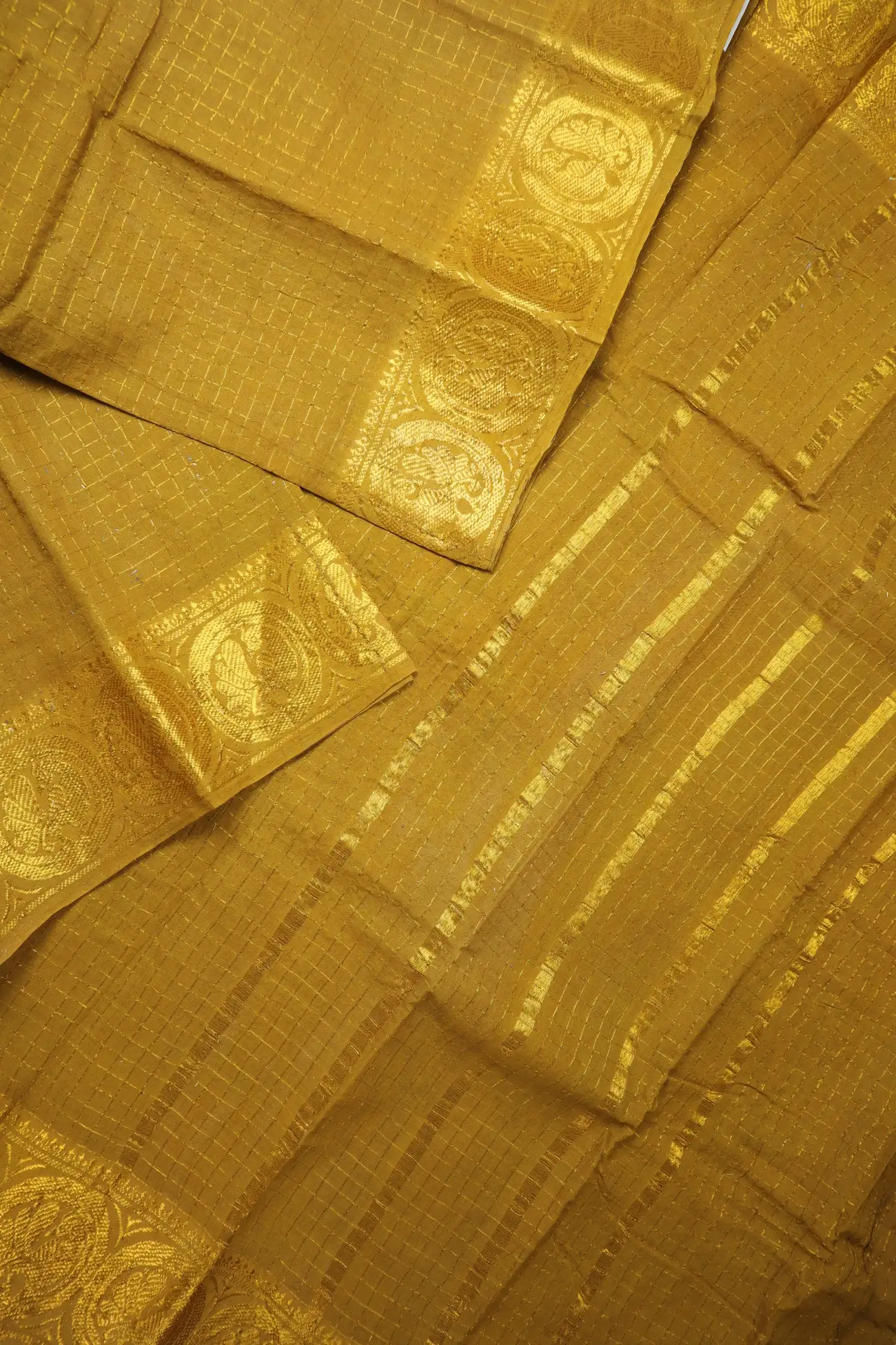 mustard-peacock-madurai-sungudi-saree-ss006477-b