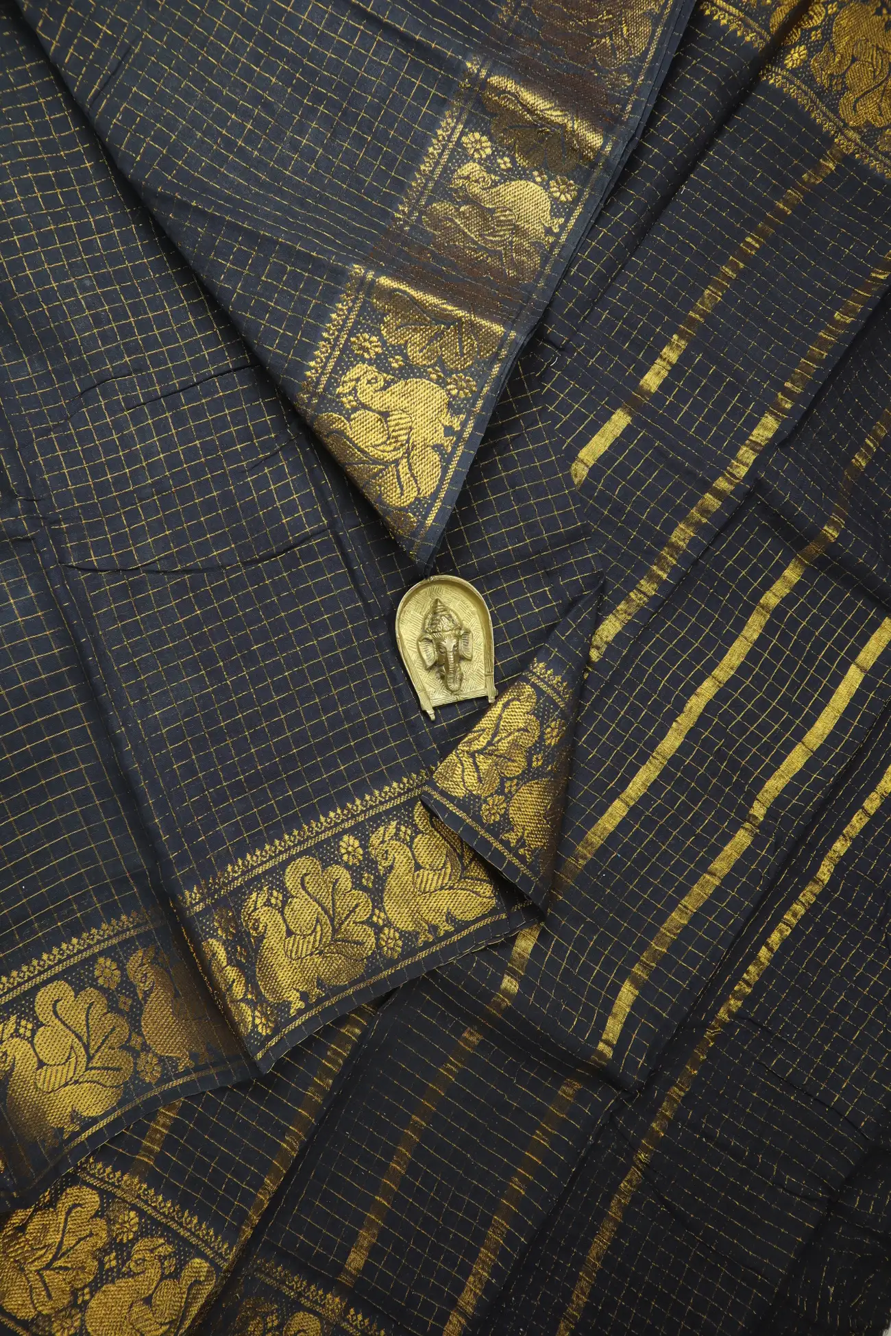 navy-peacock-madurai-sungudi-saree-ss006485-a