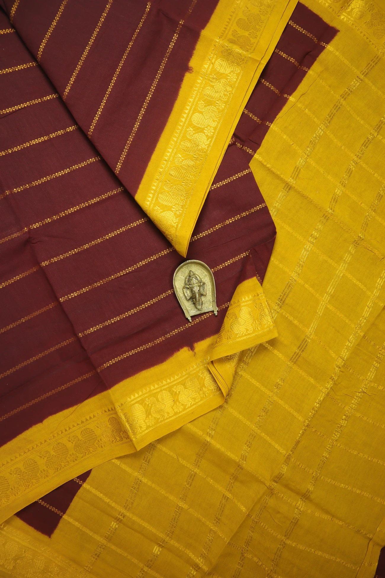 maroon-veldhari-peacock-madurai-sungudi-saree-ss006404-a