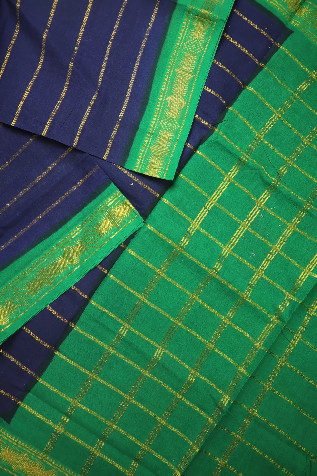 navy-veldhari-diamoned-madurai-sungudi-saree-ss006407-b