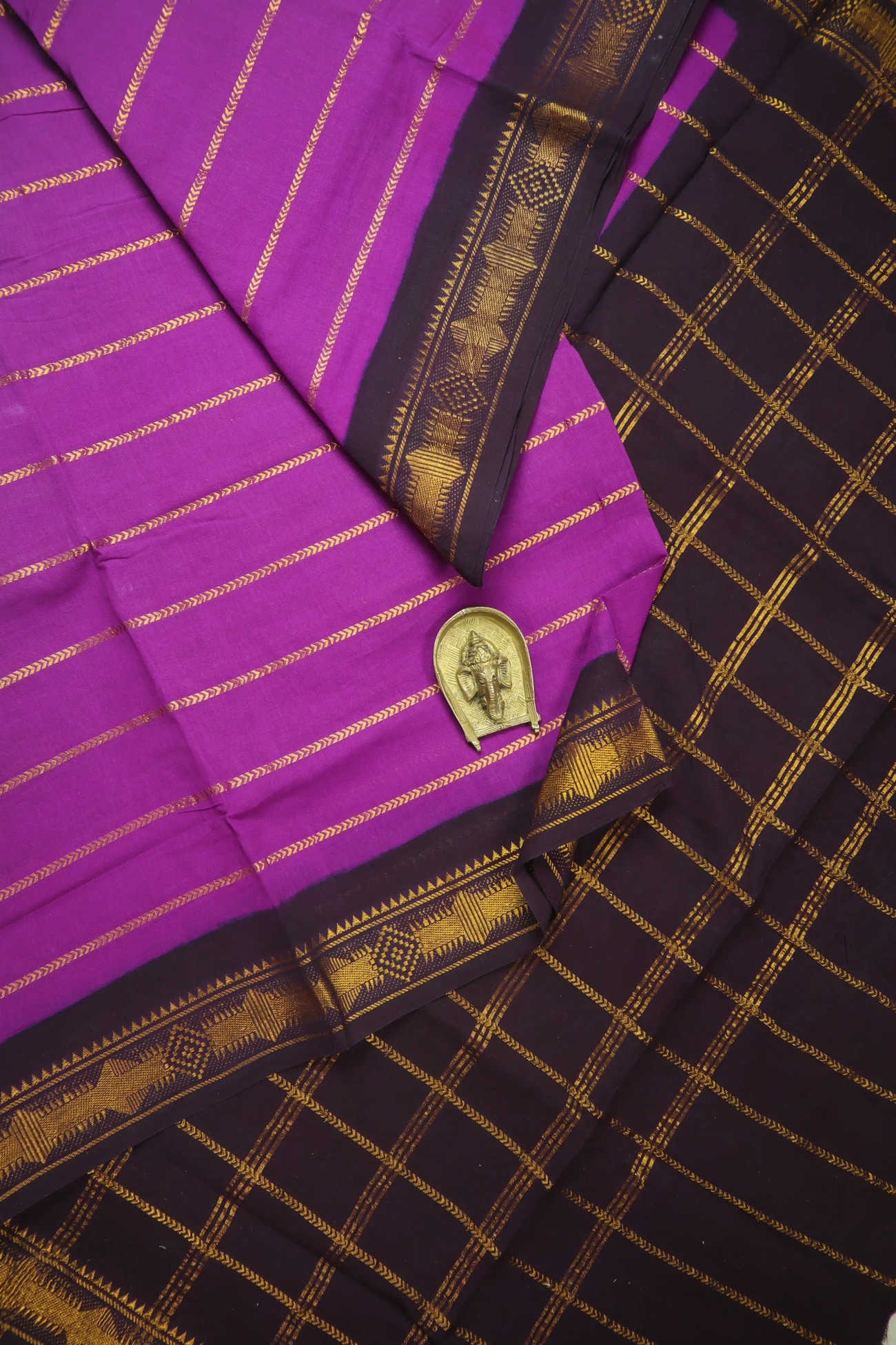 magenta-veldhari-diamoned-madurai-sungudi-saree-ss006409-a