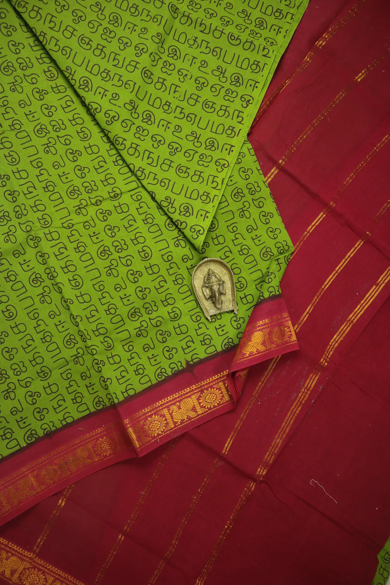 olive-drab-tamil-alphabets-madurai-sungudi-saree-ss006459-a