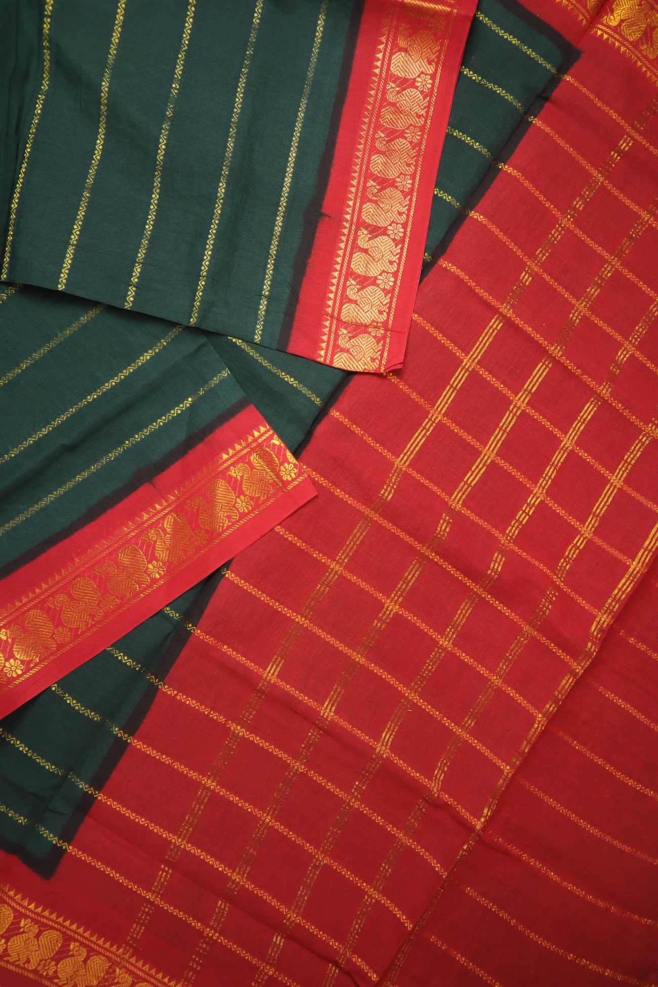 dark-green-veldhari-peacock-madurai-sungudi-saree-ss006403-b