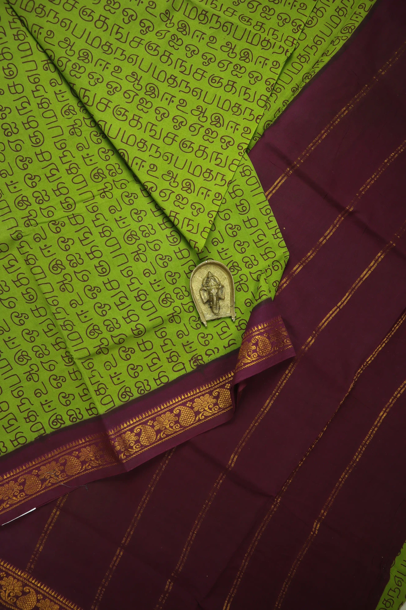olive-drab-tamil-alphabets-madurai-sungudi-saree-ss006460-a
