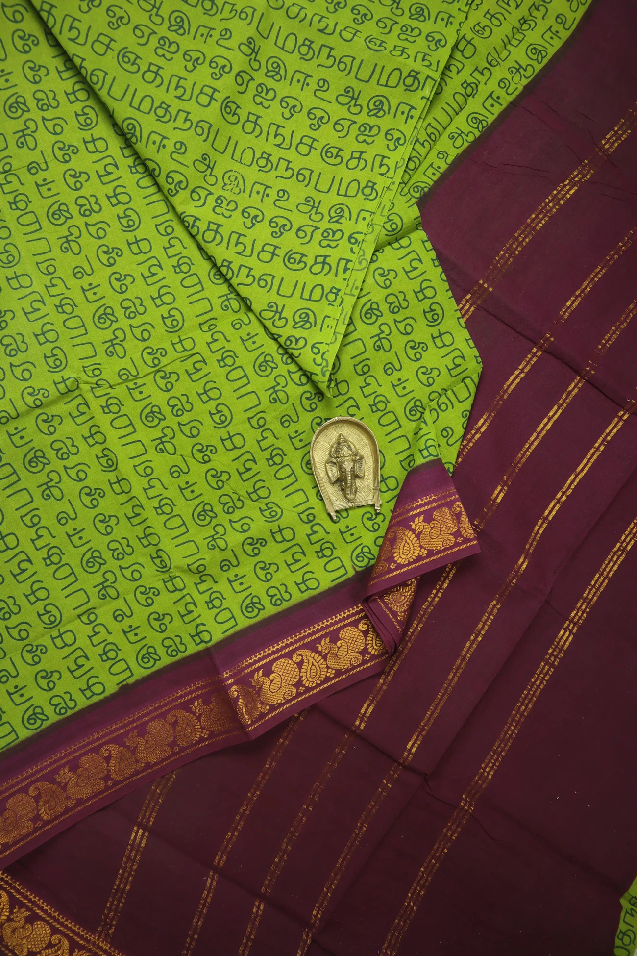 olive-drab-tamil-alphabets-madurai-sungudi-saree-ss006436-a