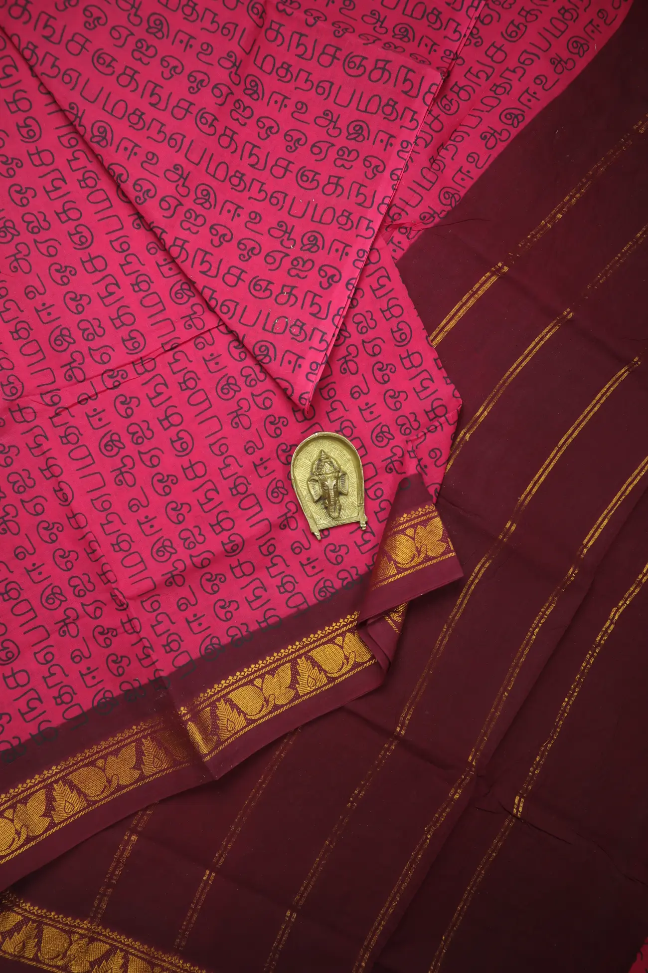 pink-tamil-alphabets-madurai-sungudi-saree-ss006438-a