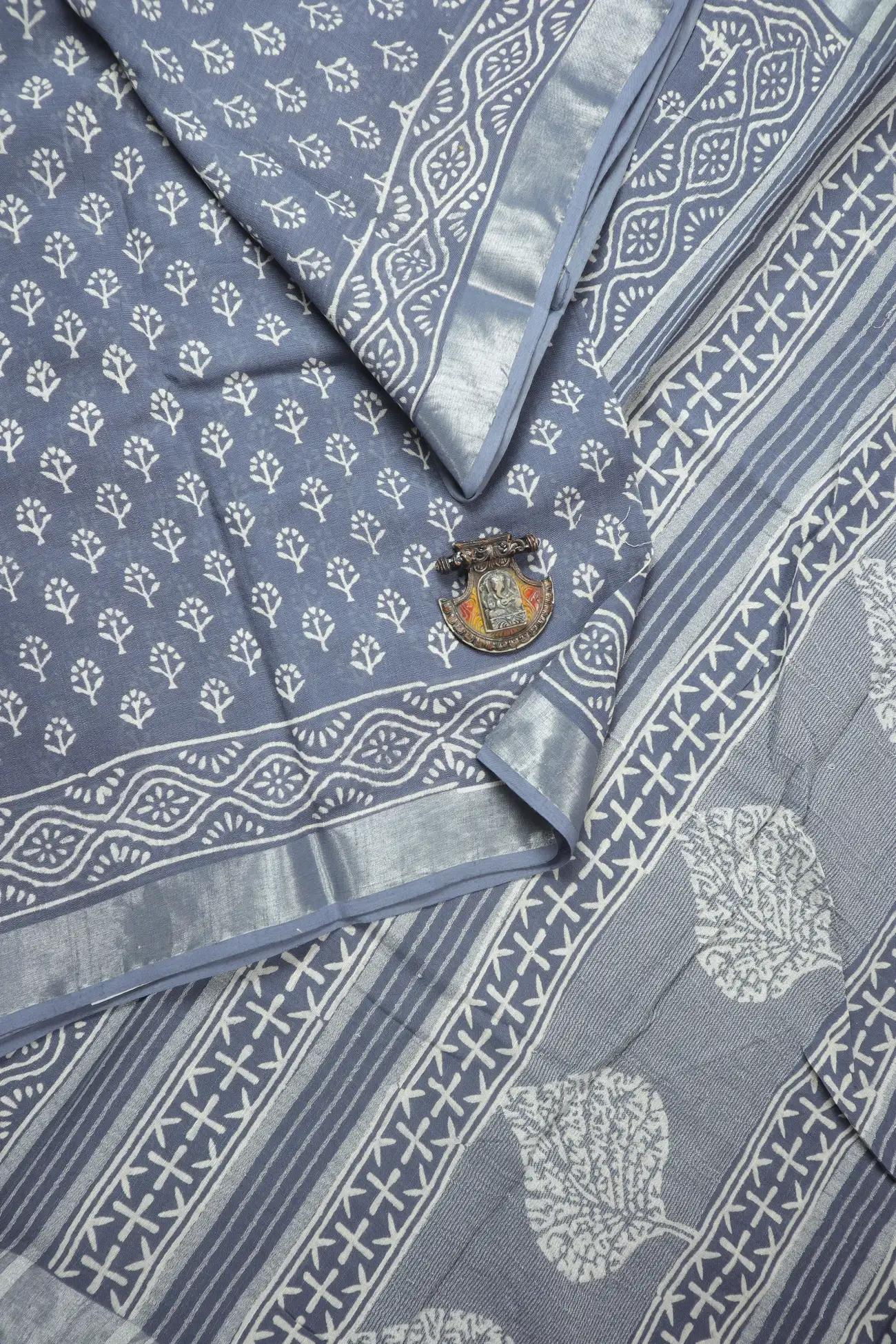gray-flower-linen-block-printed-saree-lnp000211-a