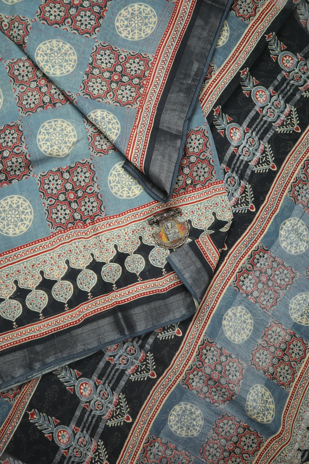light-steel-blue-flower-linen-block-printed-saree-lnp000200-a