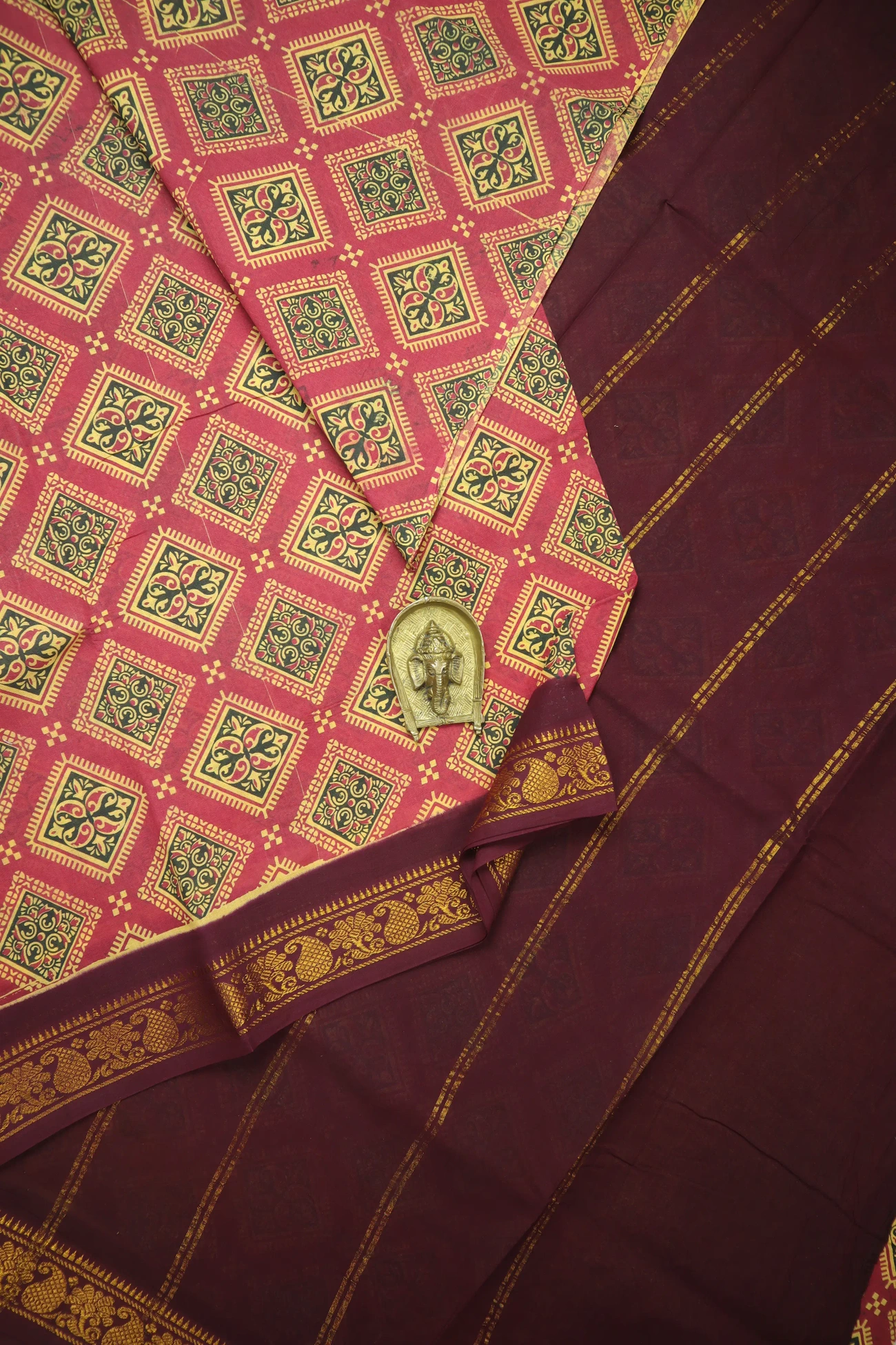 pink-flower-diamoned-madurai-sungudi-saree-ss006522-a
