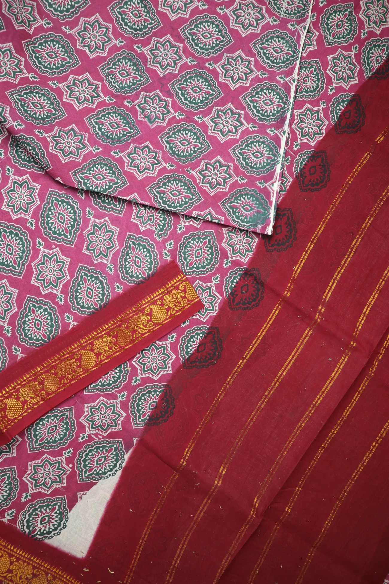 pink-flower-madurai-sungudi-saree-ss006537-b