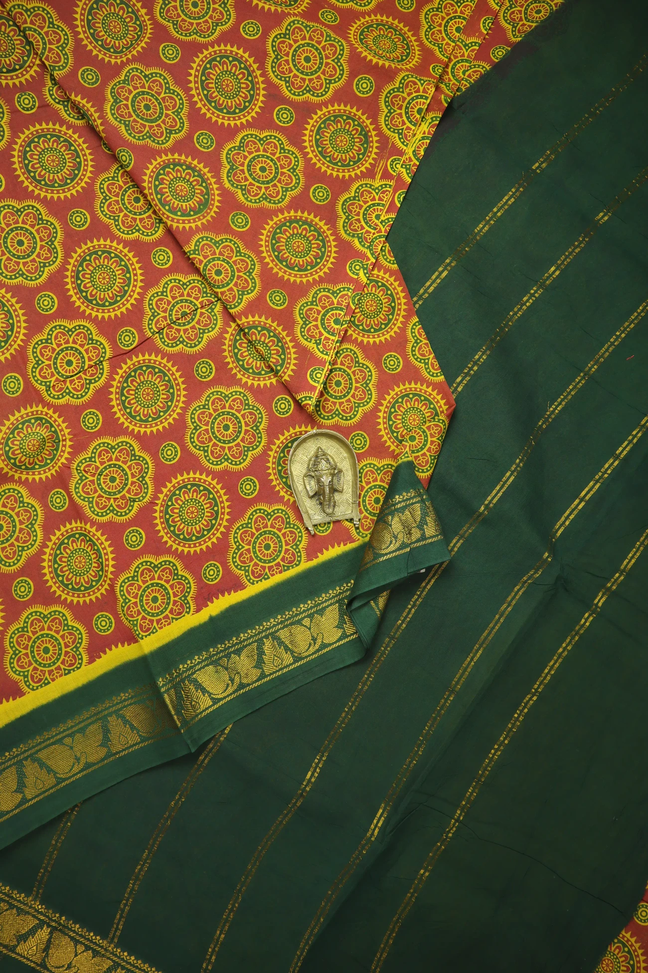 maroon-flower-madurai-sungudi-saree-ss006519-a