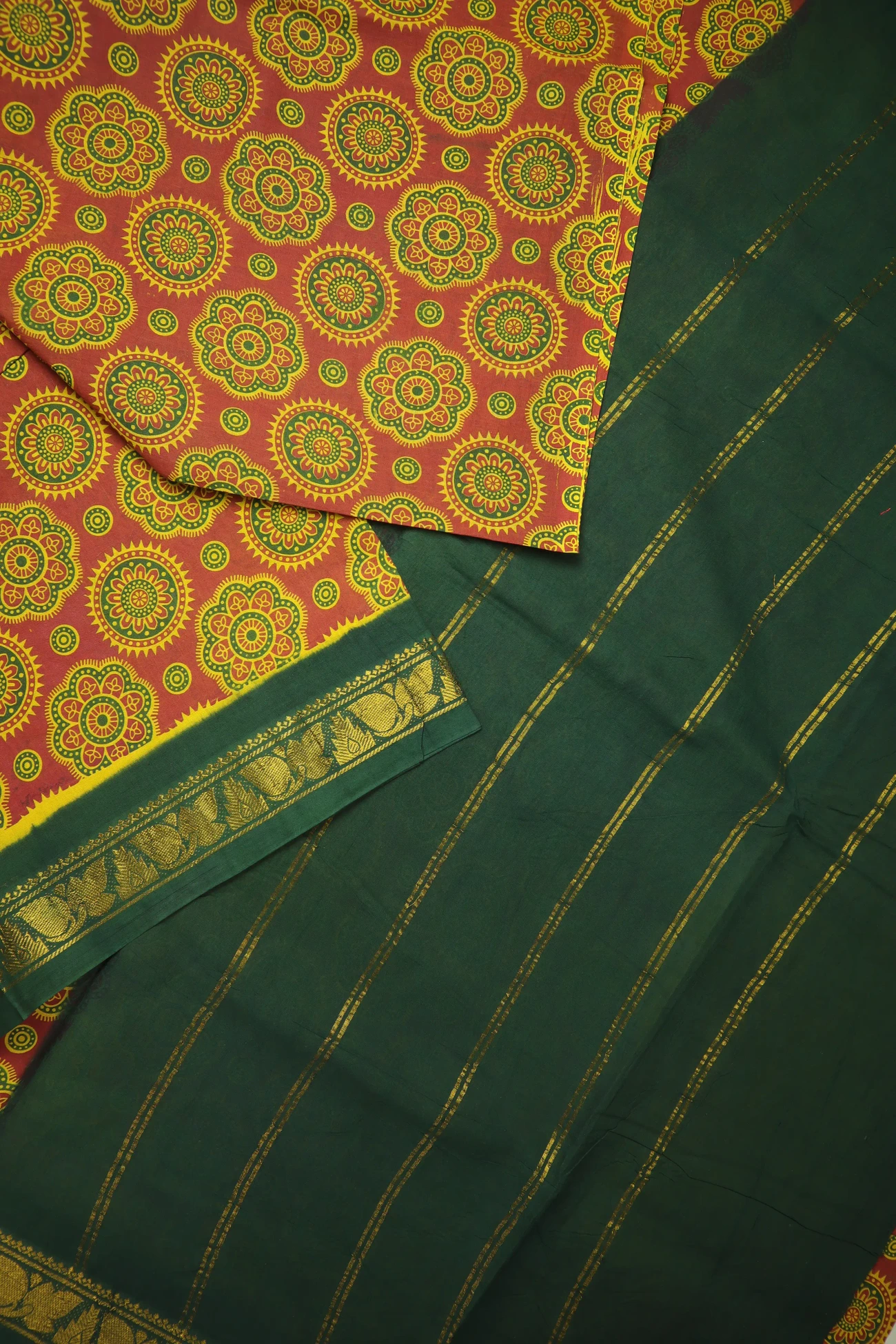 maroon-flower-madurai-sungudi-saree-ss006519-b