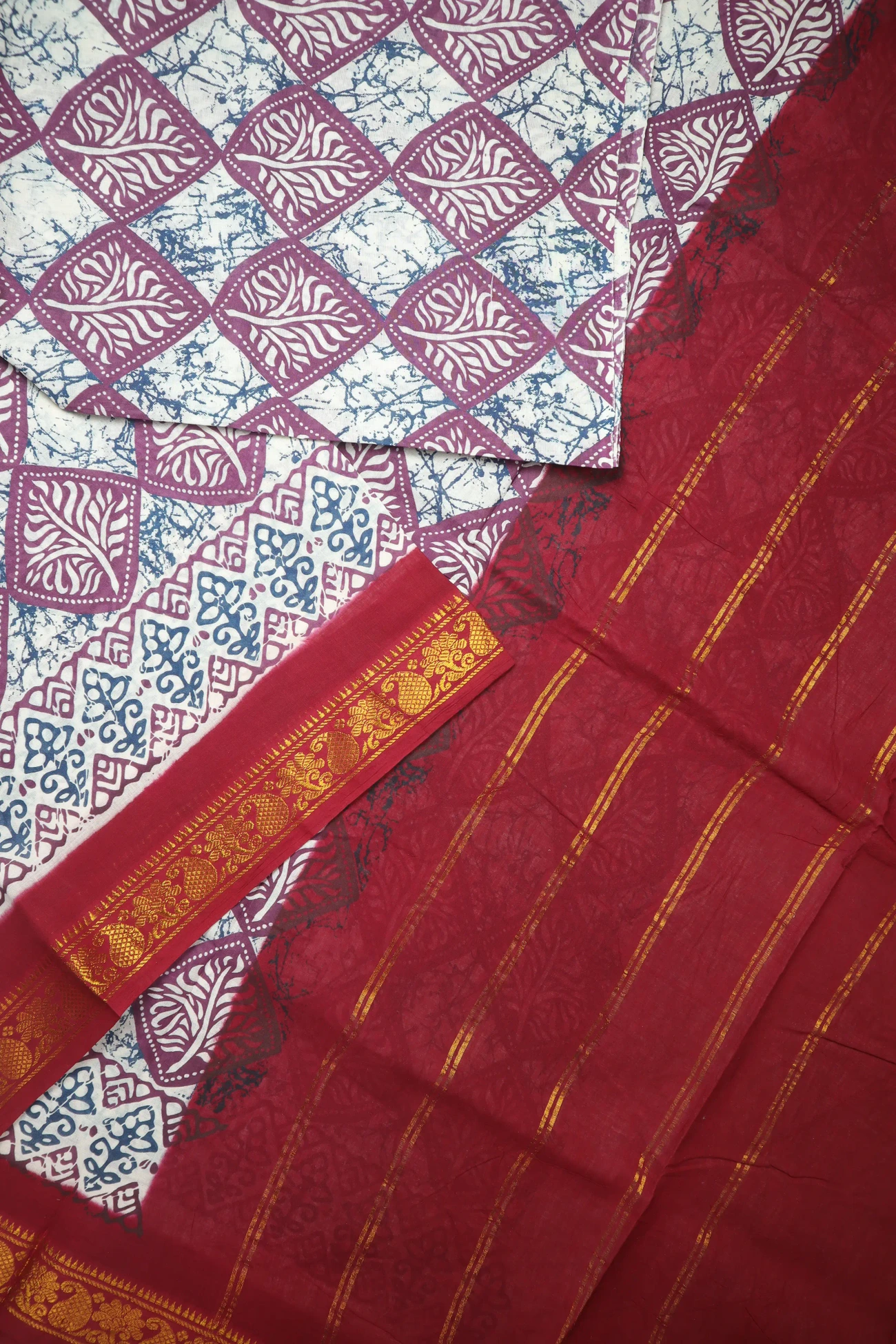 white-flower-diamoned-madurai-sungudi-saree-ss006523-b