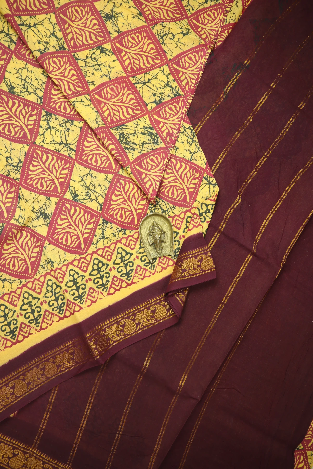 yellow-flower-diamoned-madurai-sungudi-saree-ss006534-a
