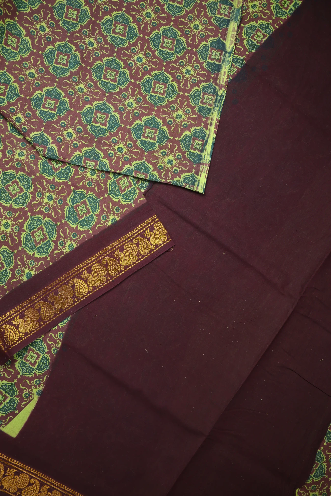 brown-flower-madurai-sungudi-saree-ss006517-b