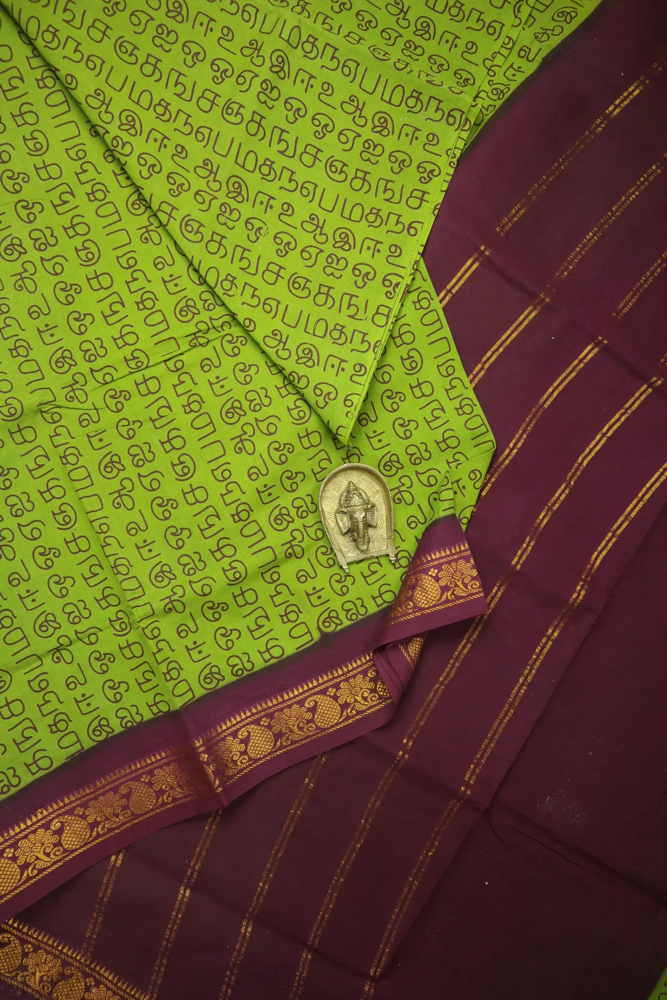 olive-drab-tamil-alphabets-madurai-sungudi-saree-ss006445-a