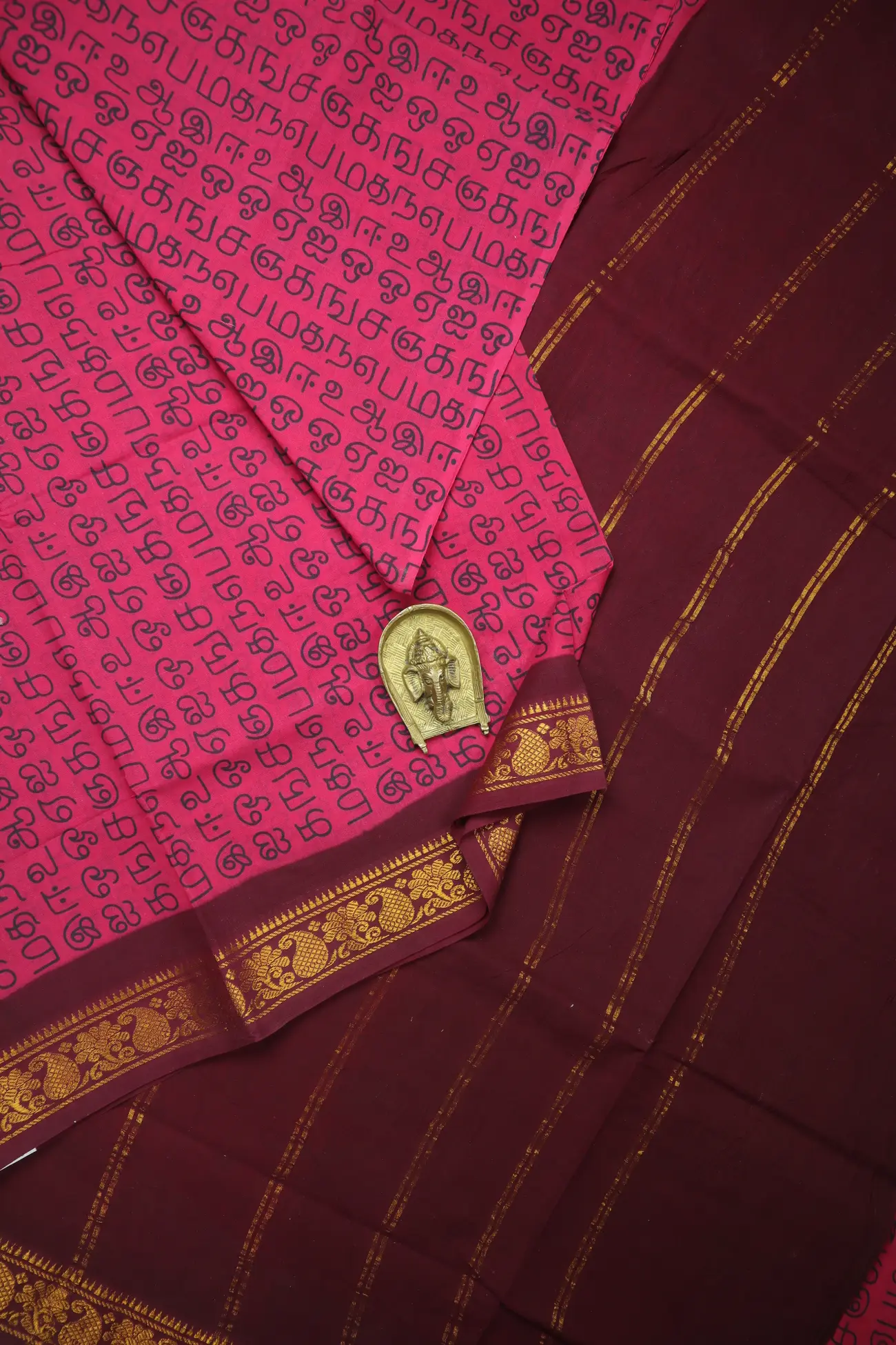 pink-tamil-alphabets-madurai-sungudi-saree-ss006412-a