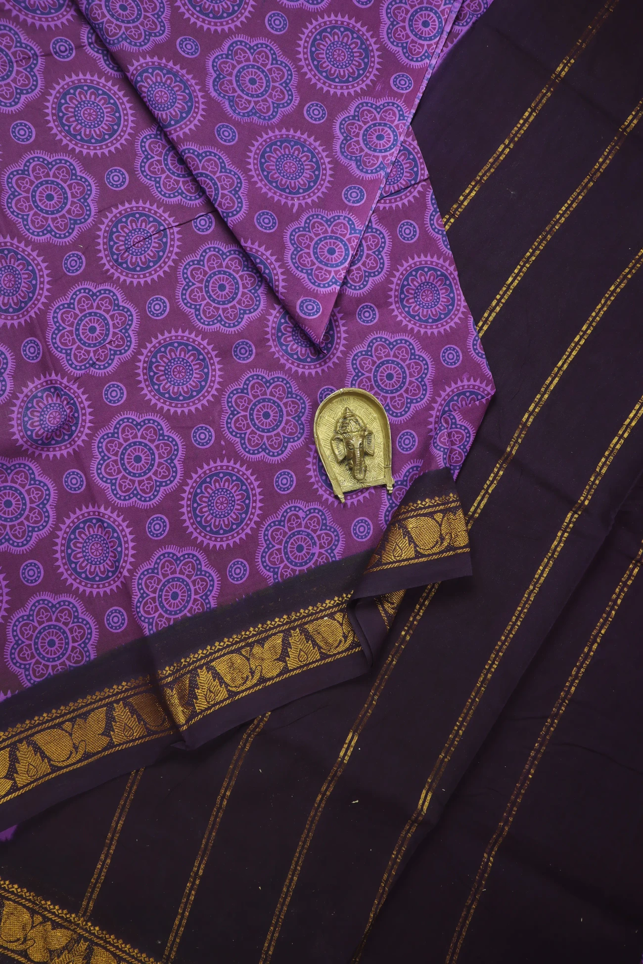 magenta-flower-thalampoo-reku-madurai-sungudi-saree-ss006518-a