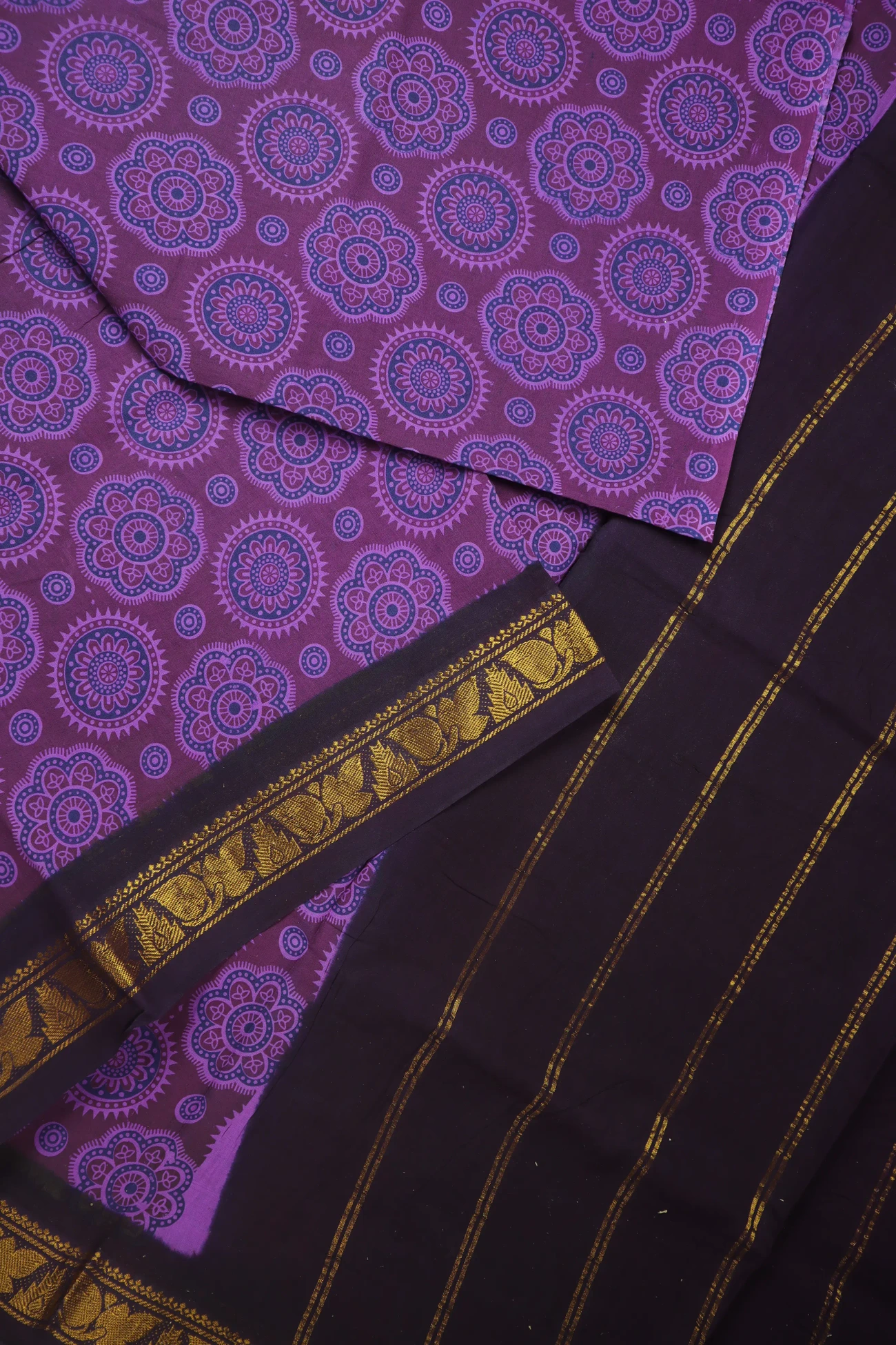 magenta-flower-thalampoo-reku-madurai-sungudi-saree-ss006518-b