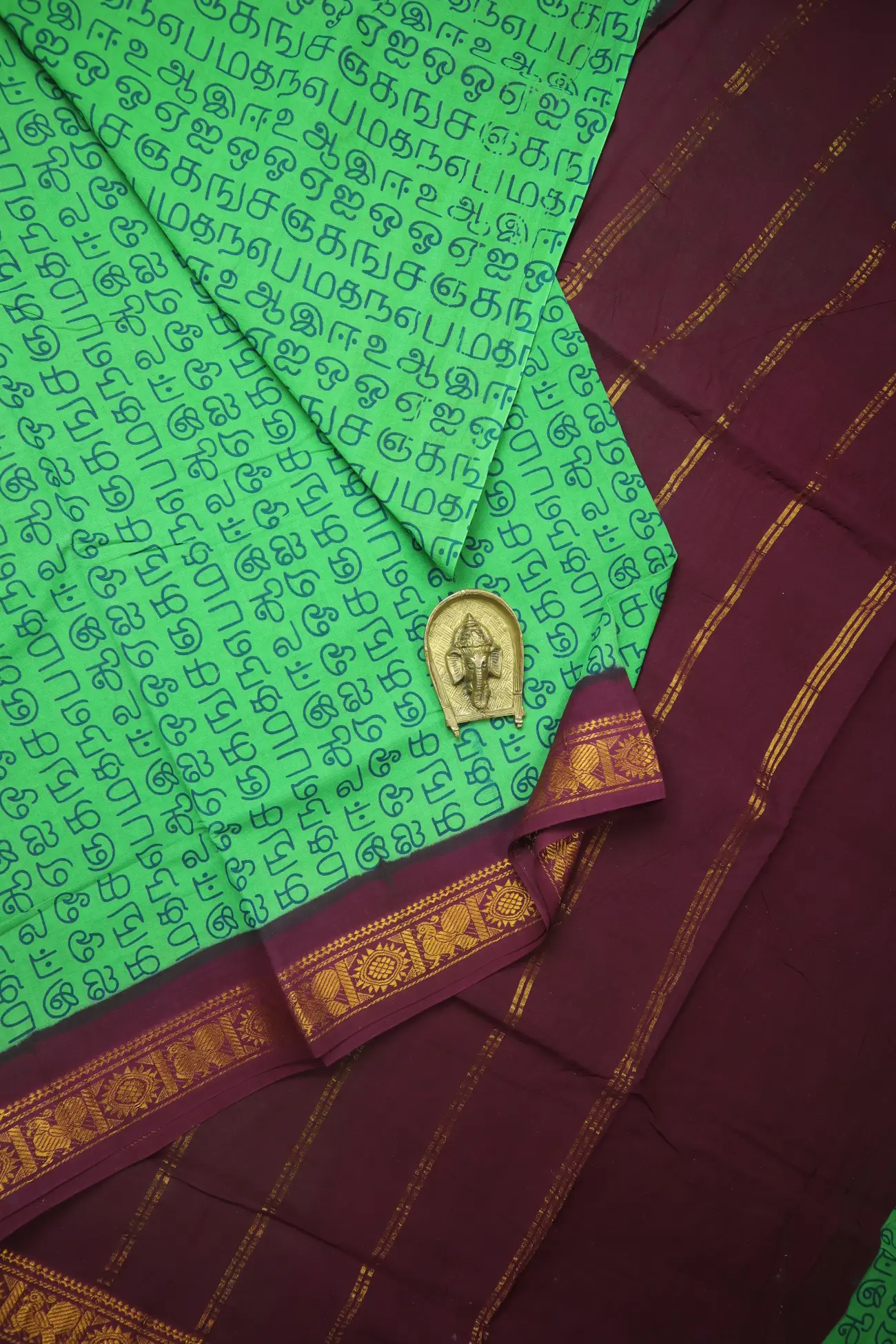 green-tamil-alphabets-madurai-sungudi-saree-ss006456-a