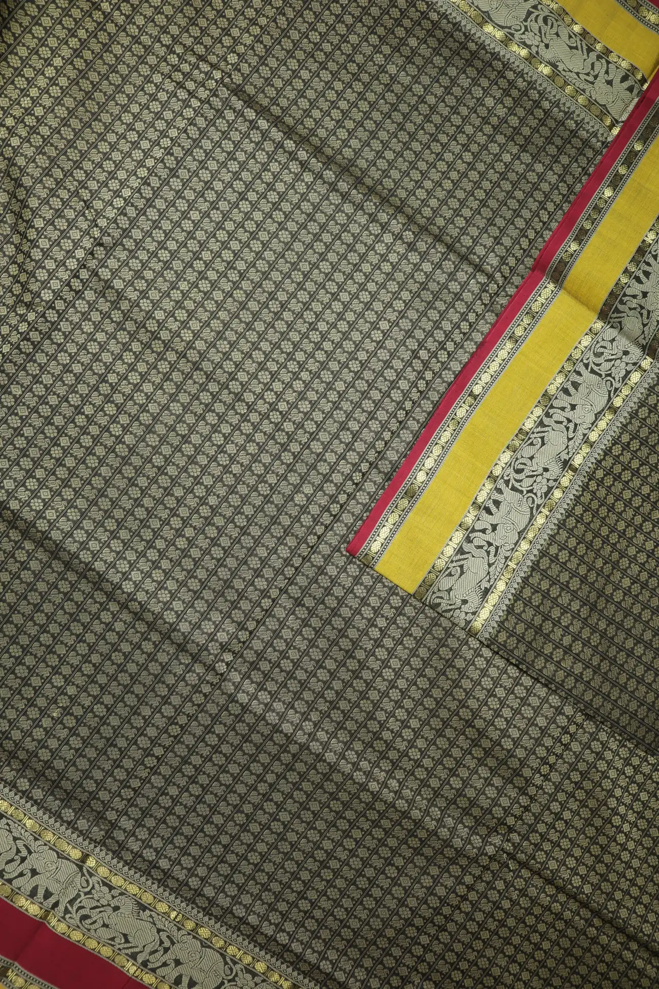 brick-twenty-thousand-butta-elephant-kanchi-cotton-saree-uu005724-e