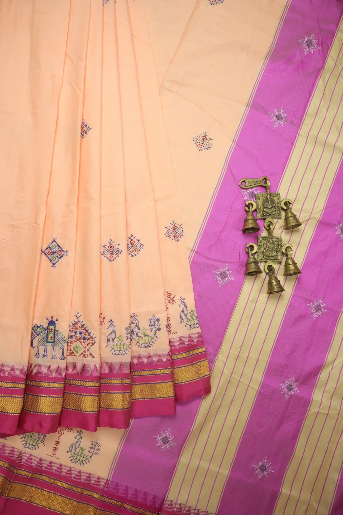 peach-puff-kasuti-work-seepu-reku-border-khun-sarees-llkal-sarees-sp000105-a