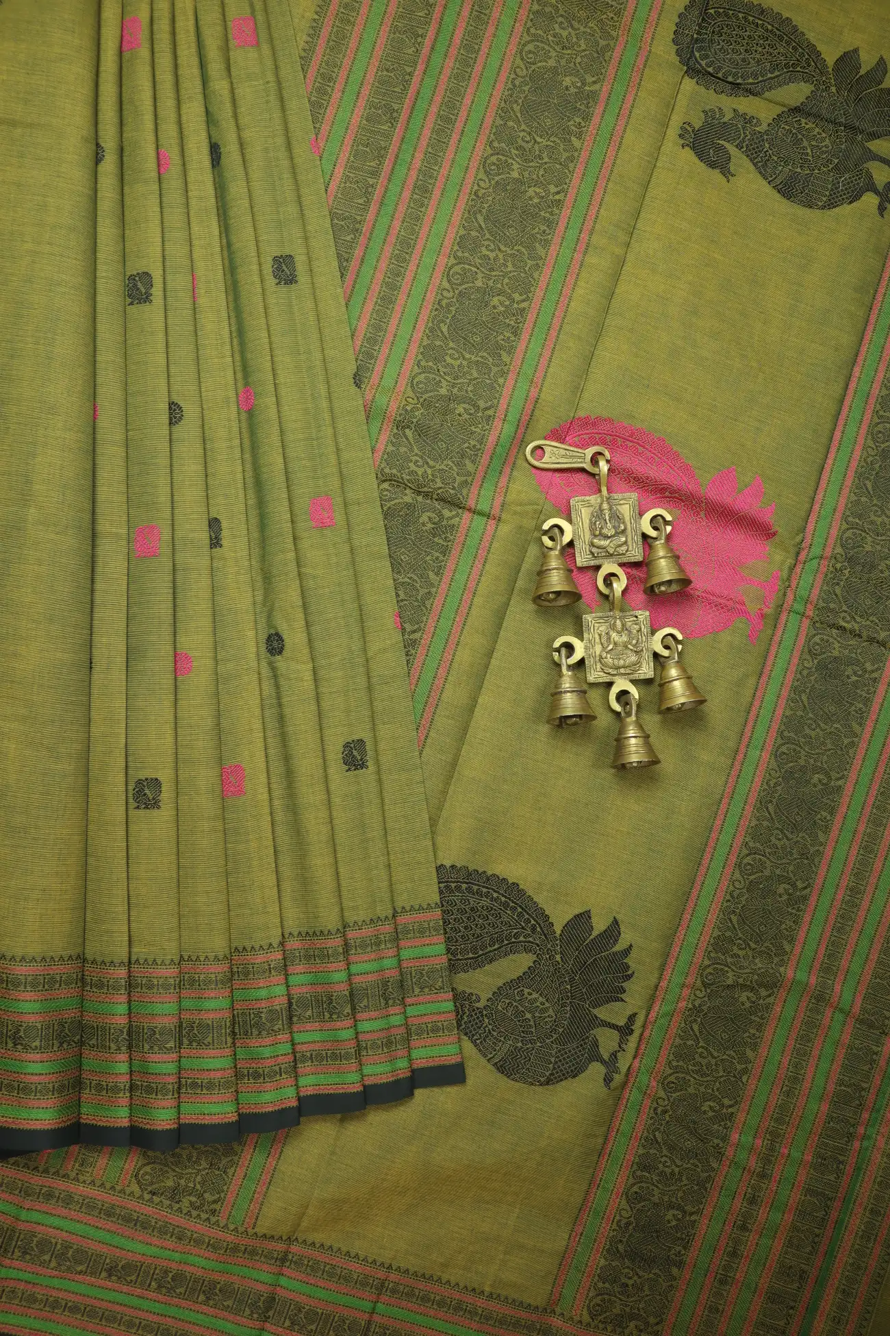 green-kamalam-butta-peacock-ruthratcham-kanchi-cotton-saree-uu005674-a