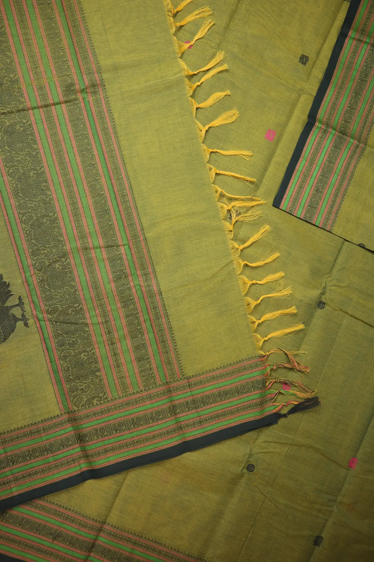 green-kamalam-butta-peacock-ruthratcham-kanchi-cotton-saree-uu005674-c