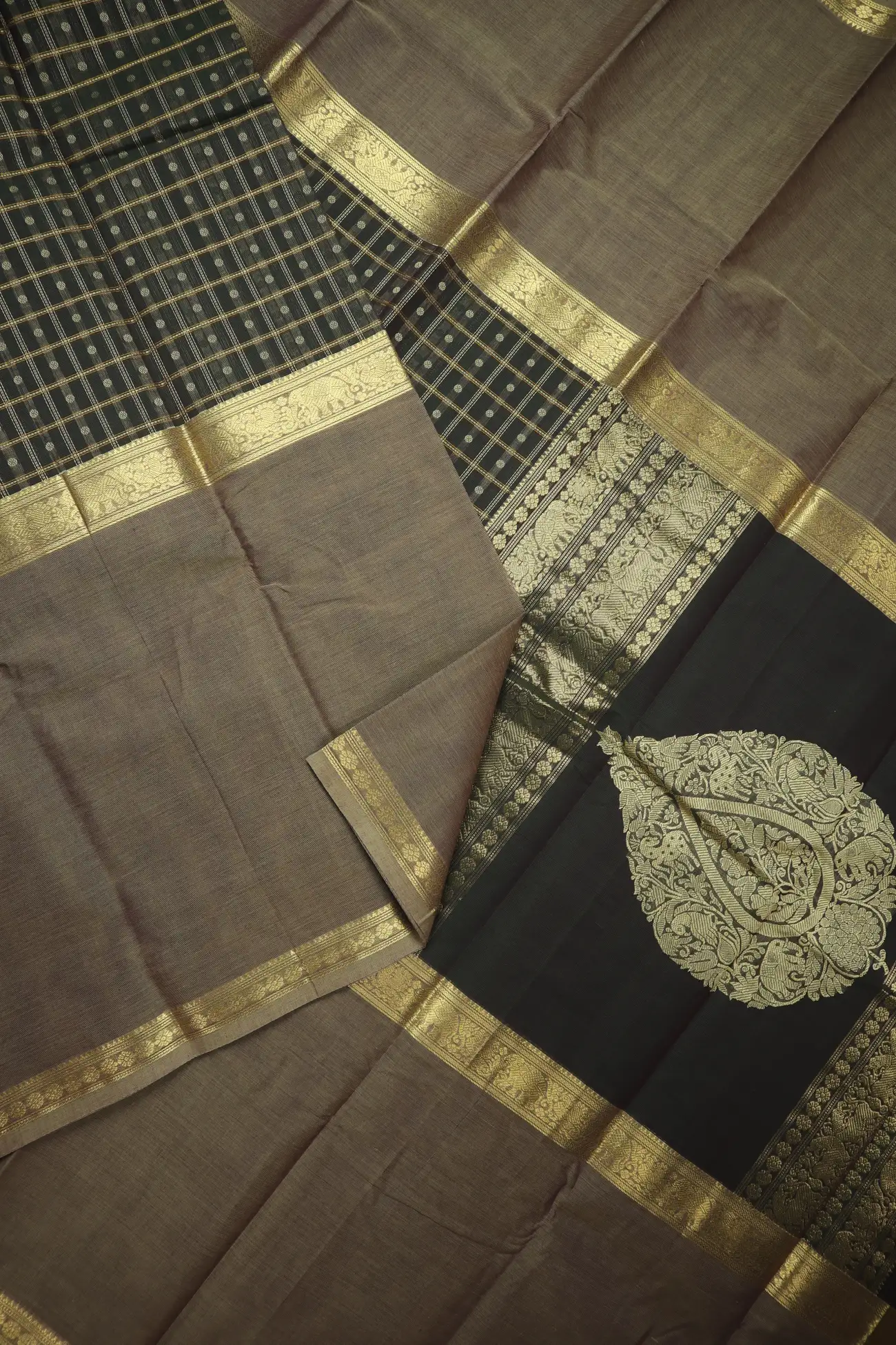 dark-green-muppagam-three-part-laksha-deepam-kamalam-butta-kanchi-cotton-saree-uu005701-b