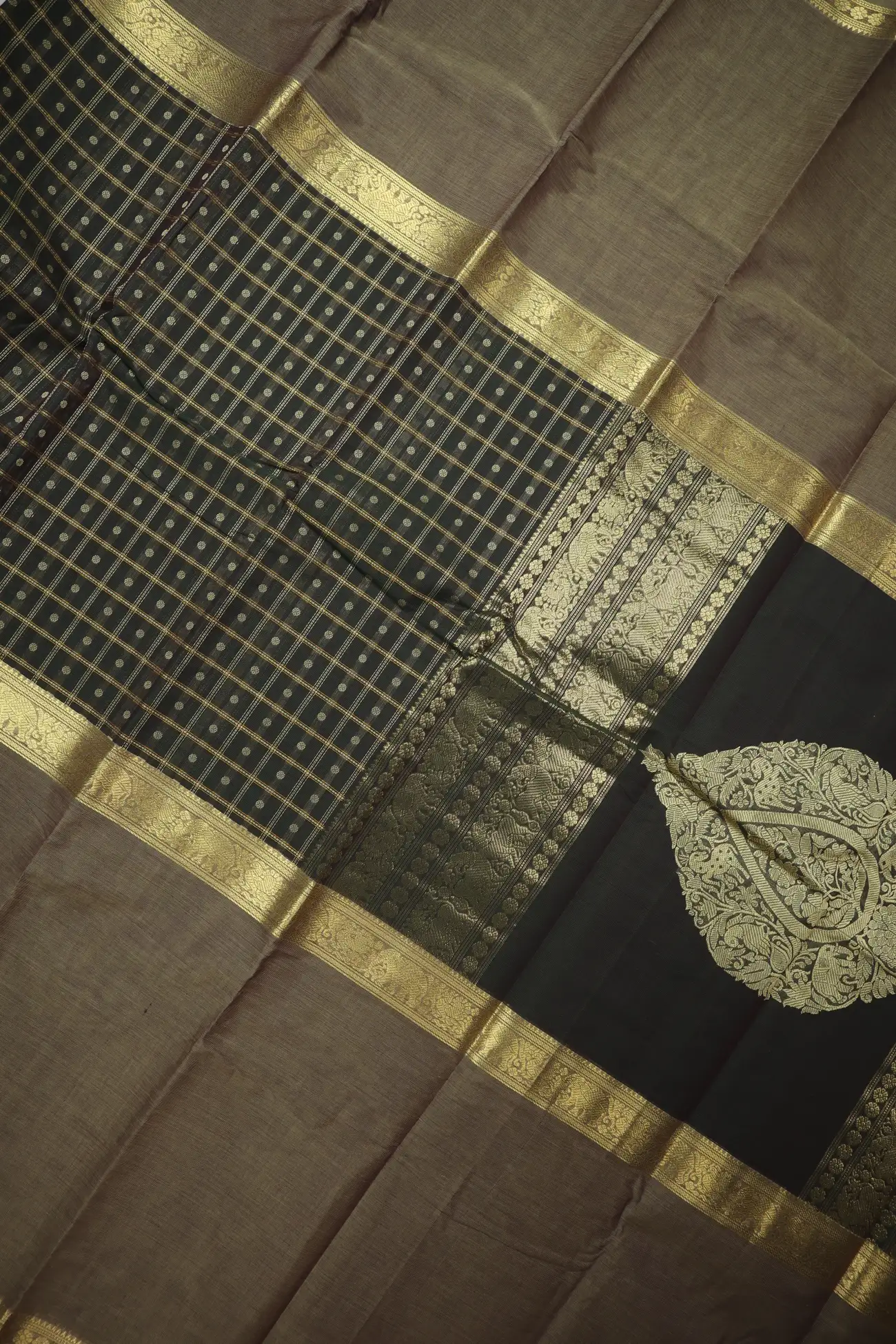dark-green-muppagam-three-part-laksha-deepam-kamalam-butta-kanchi-cotton-saree-uu005701-d
