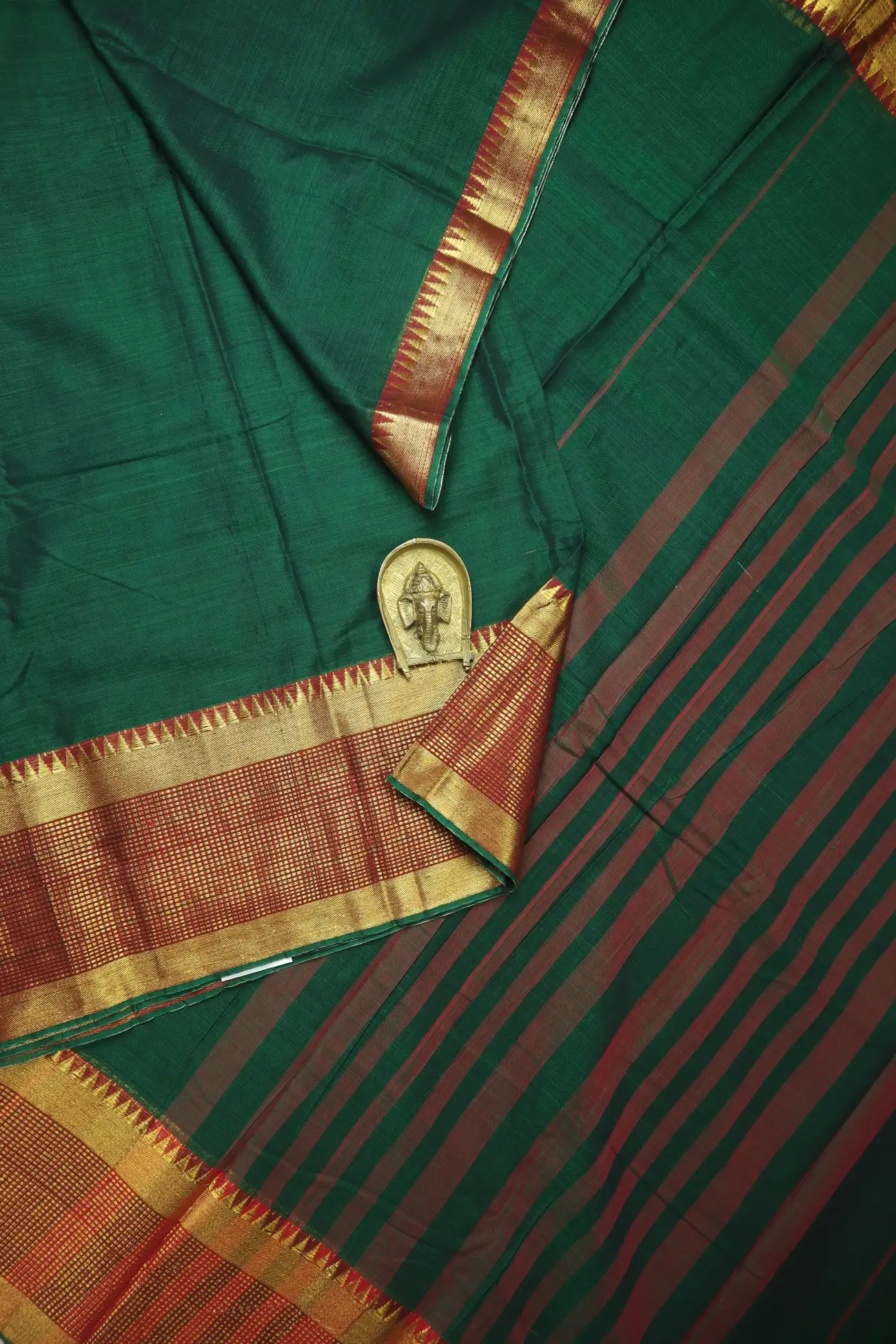 dark-green-temple-bavanji-border-narayanpet-saree-pk002790-a