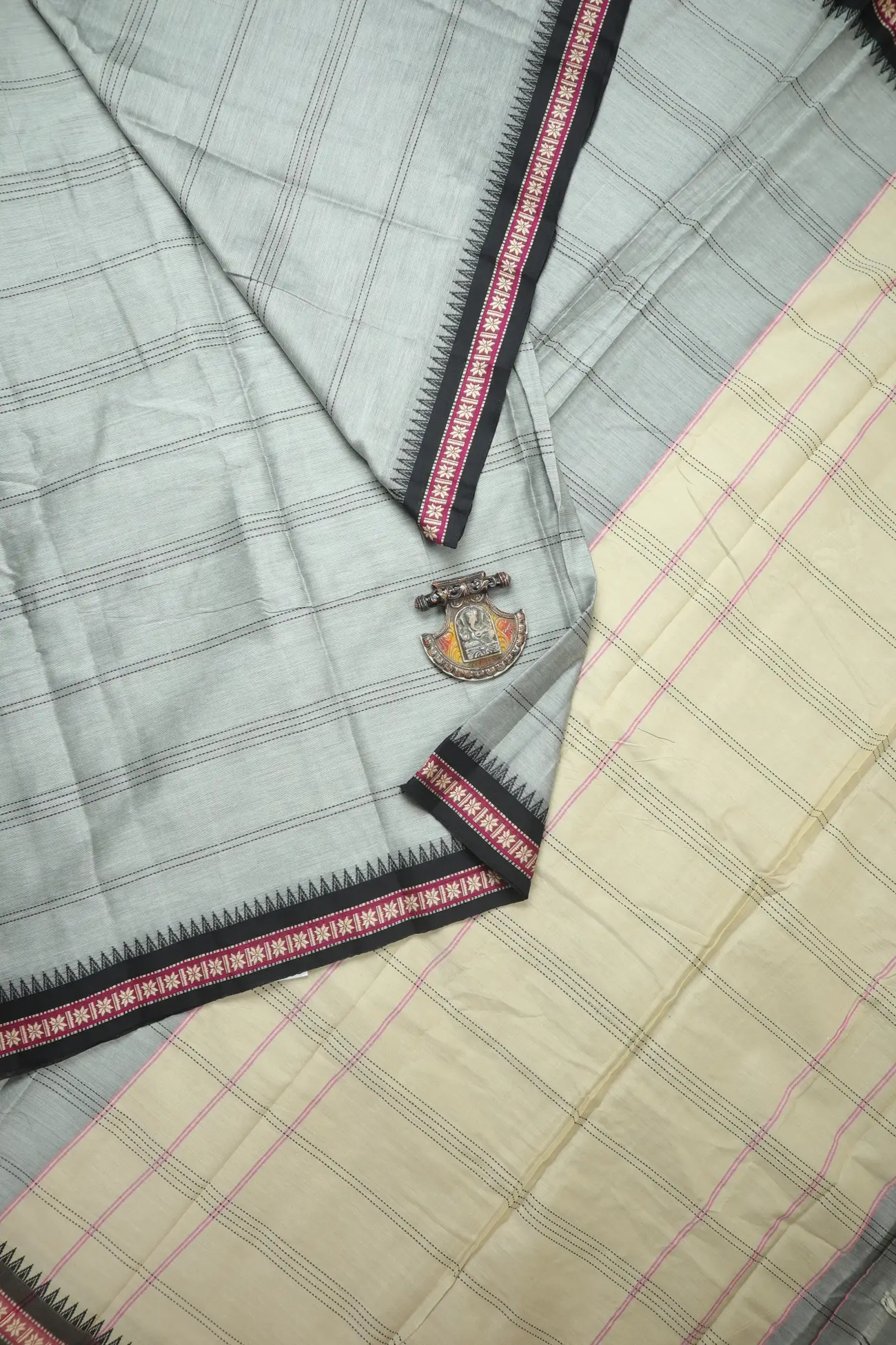 gray-temple-veldhari-narayanpet-saree-pk002947-a