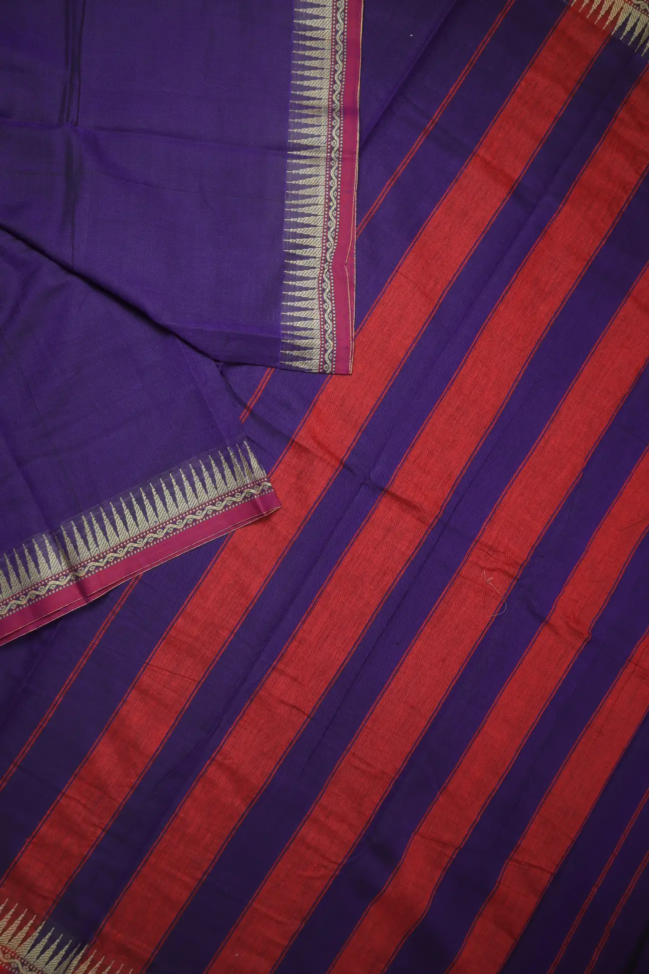 indigo-oosi-gopuram-narayanpet-saree-pk003164-b