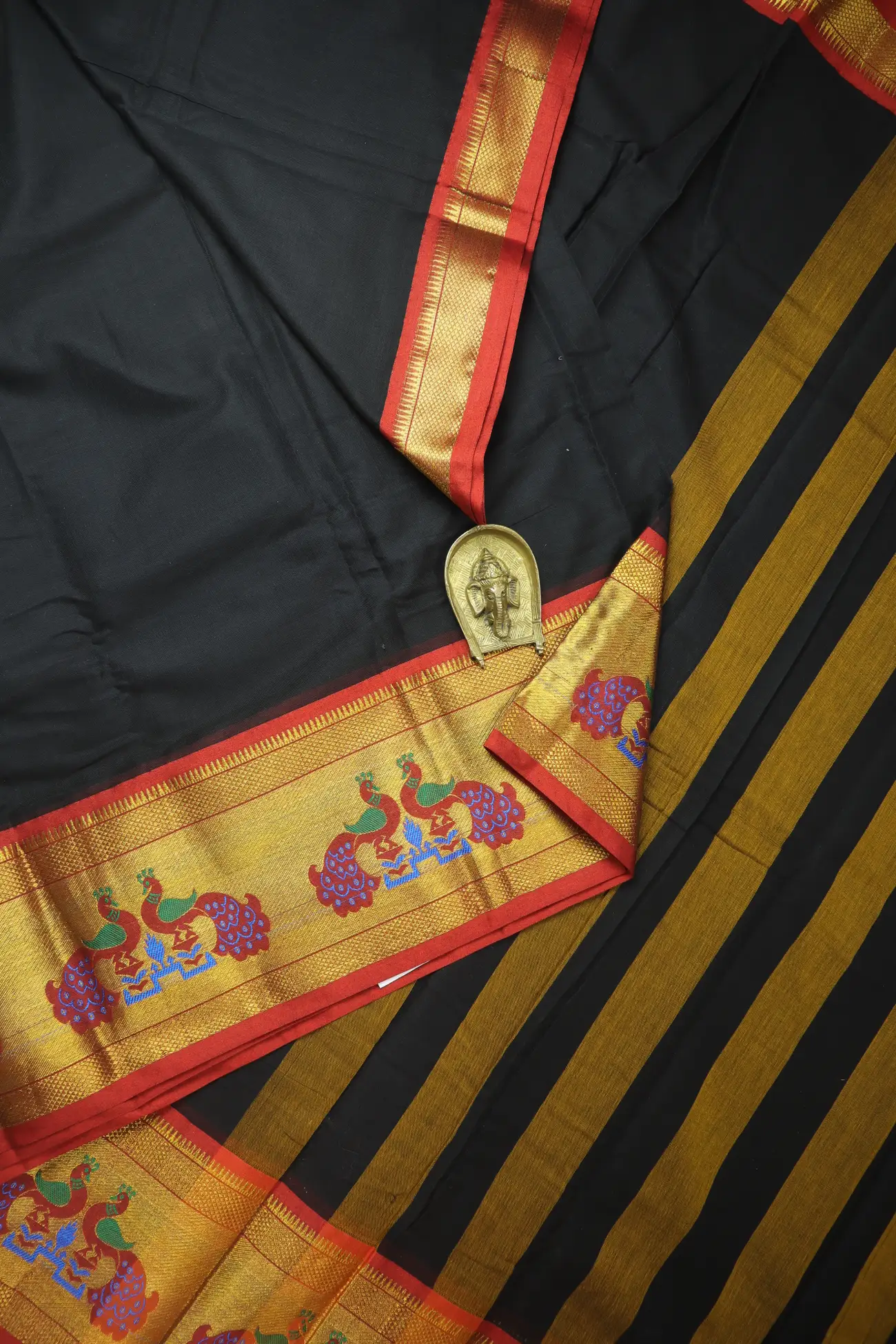 black-paithani-design-peacock-narayanpet-saree-pk002803-a